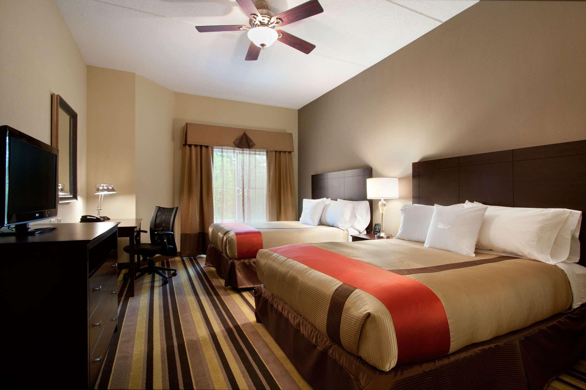 Suite Two Queen Beds One Bedroom