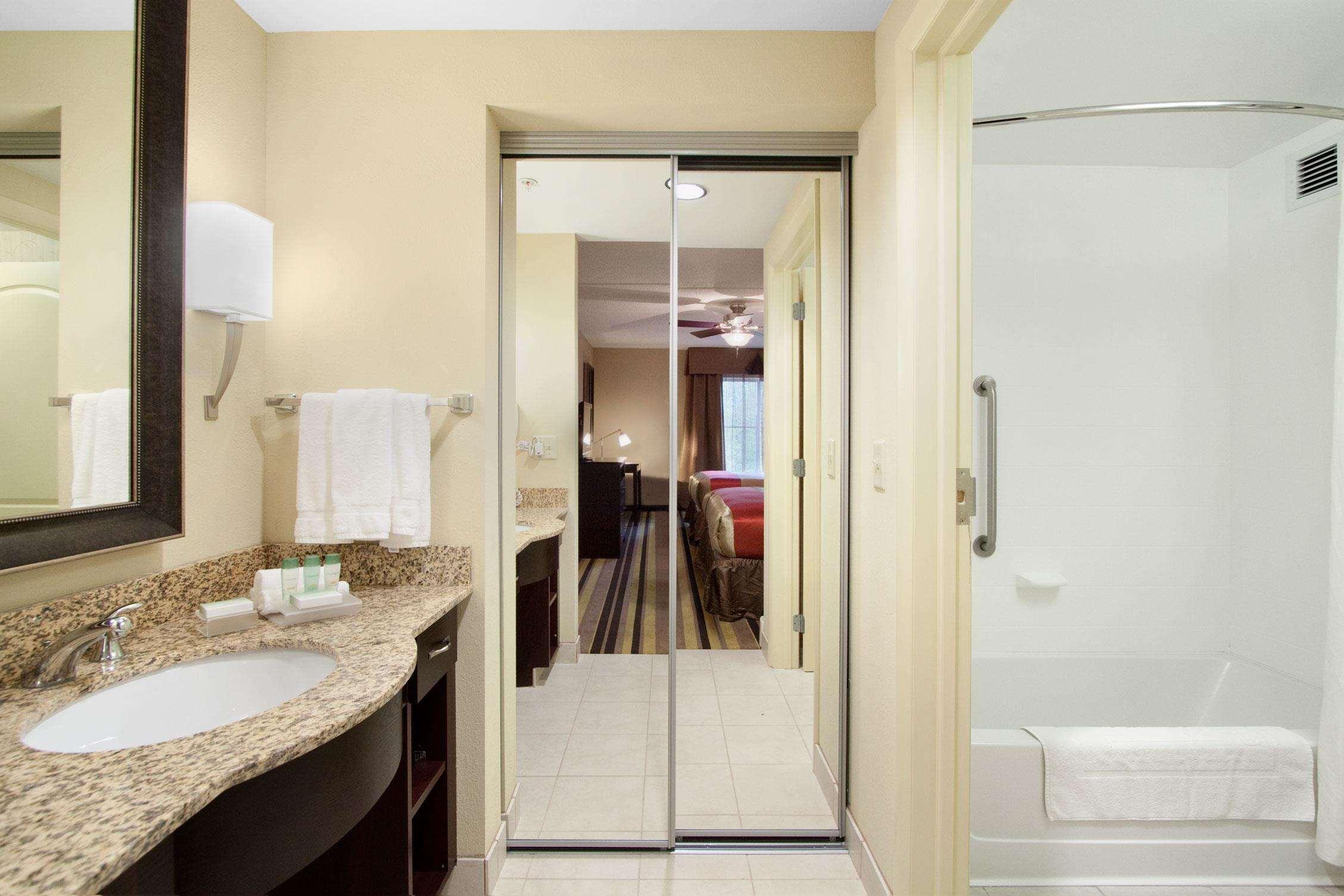 Suite Two Queen Beds One Bedroom