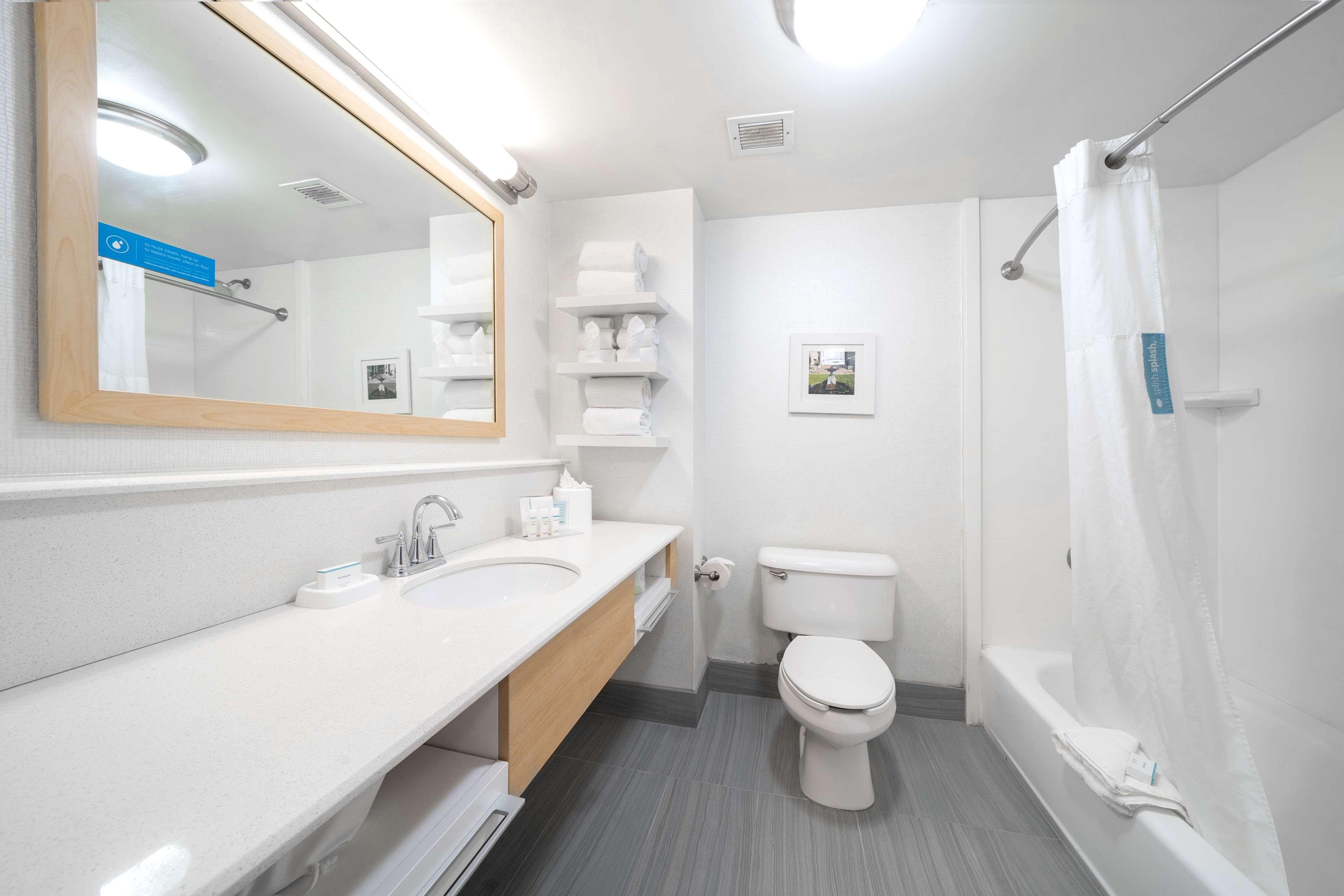 Studio Two Queen Beds Non Smoking