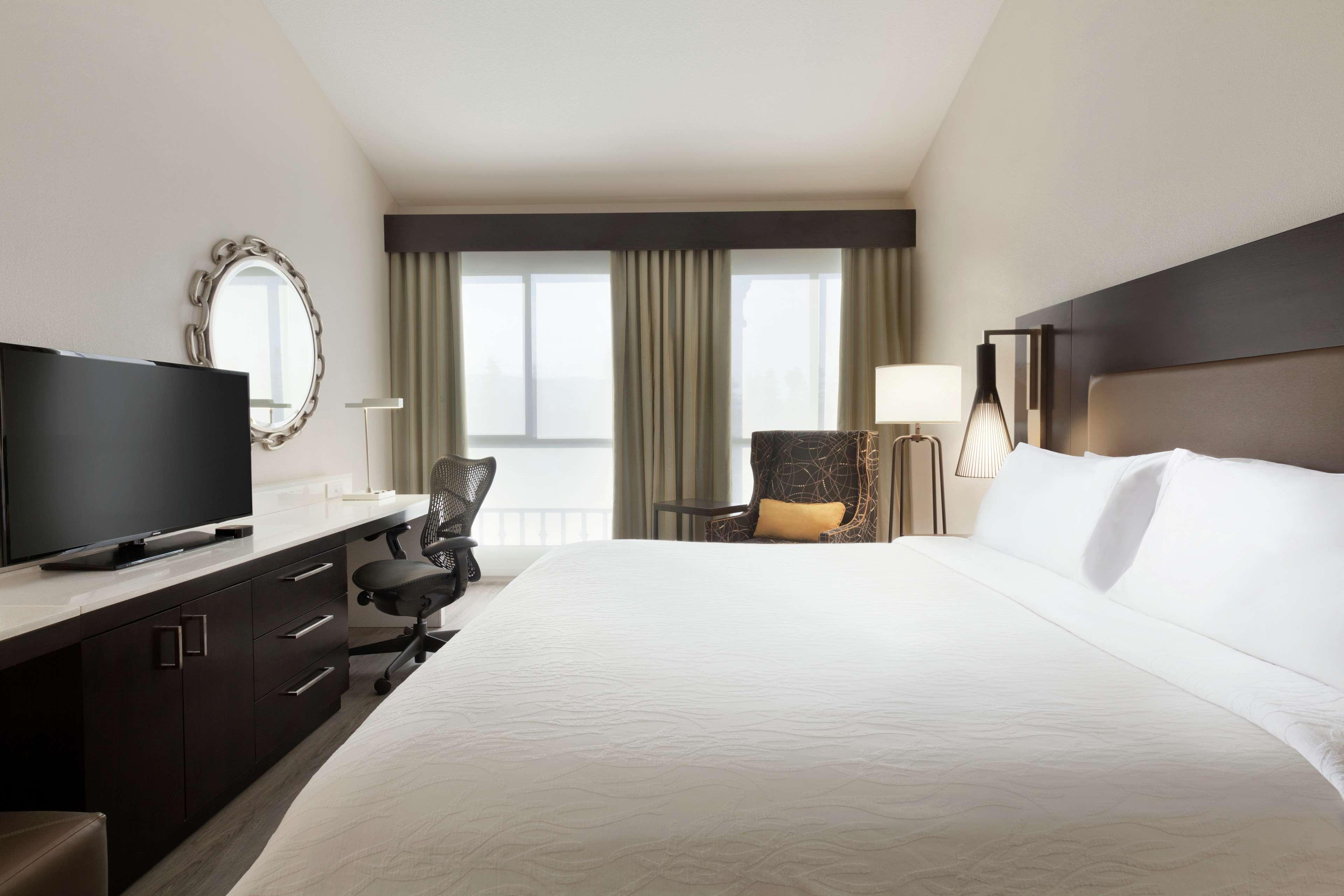 Room Premium King Bed