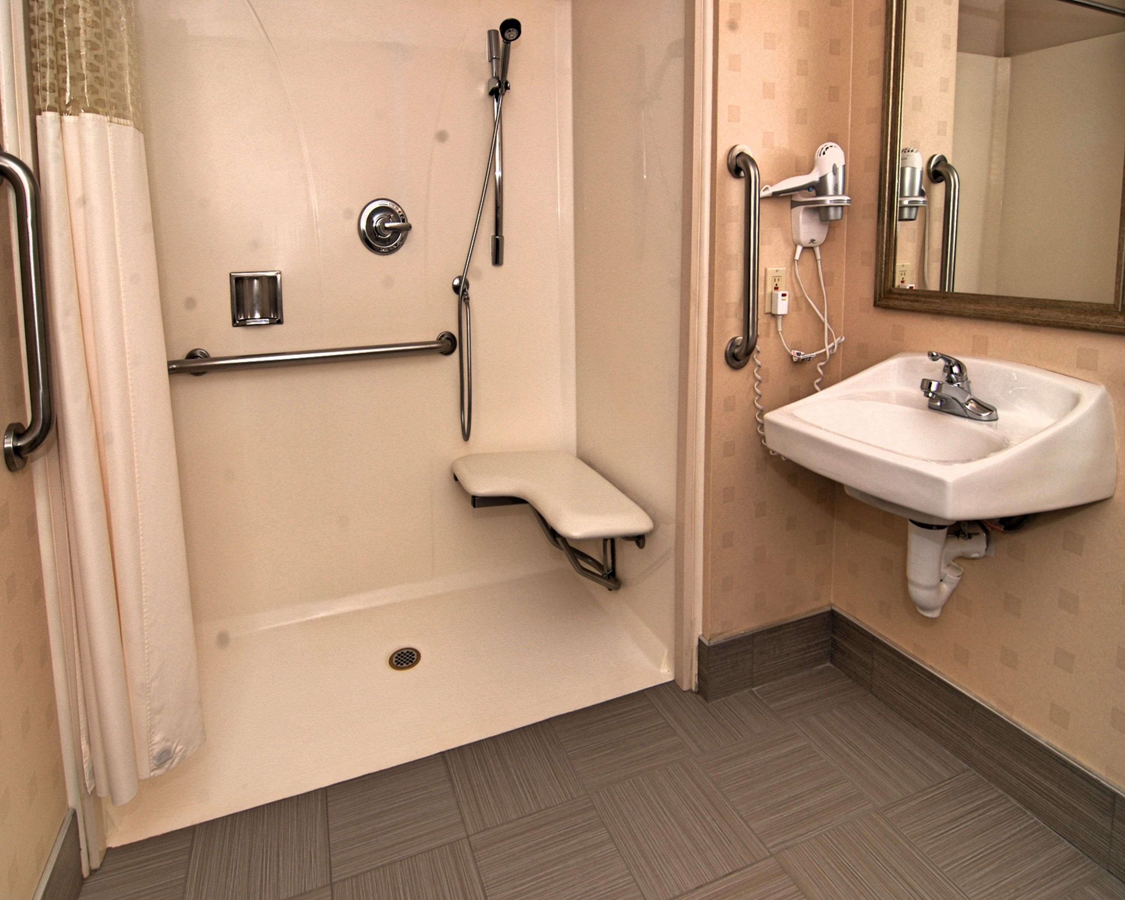 Twin Two Queen Beds Non Smoking