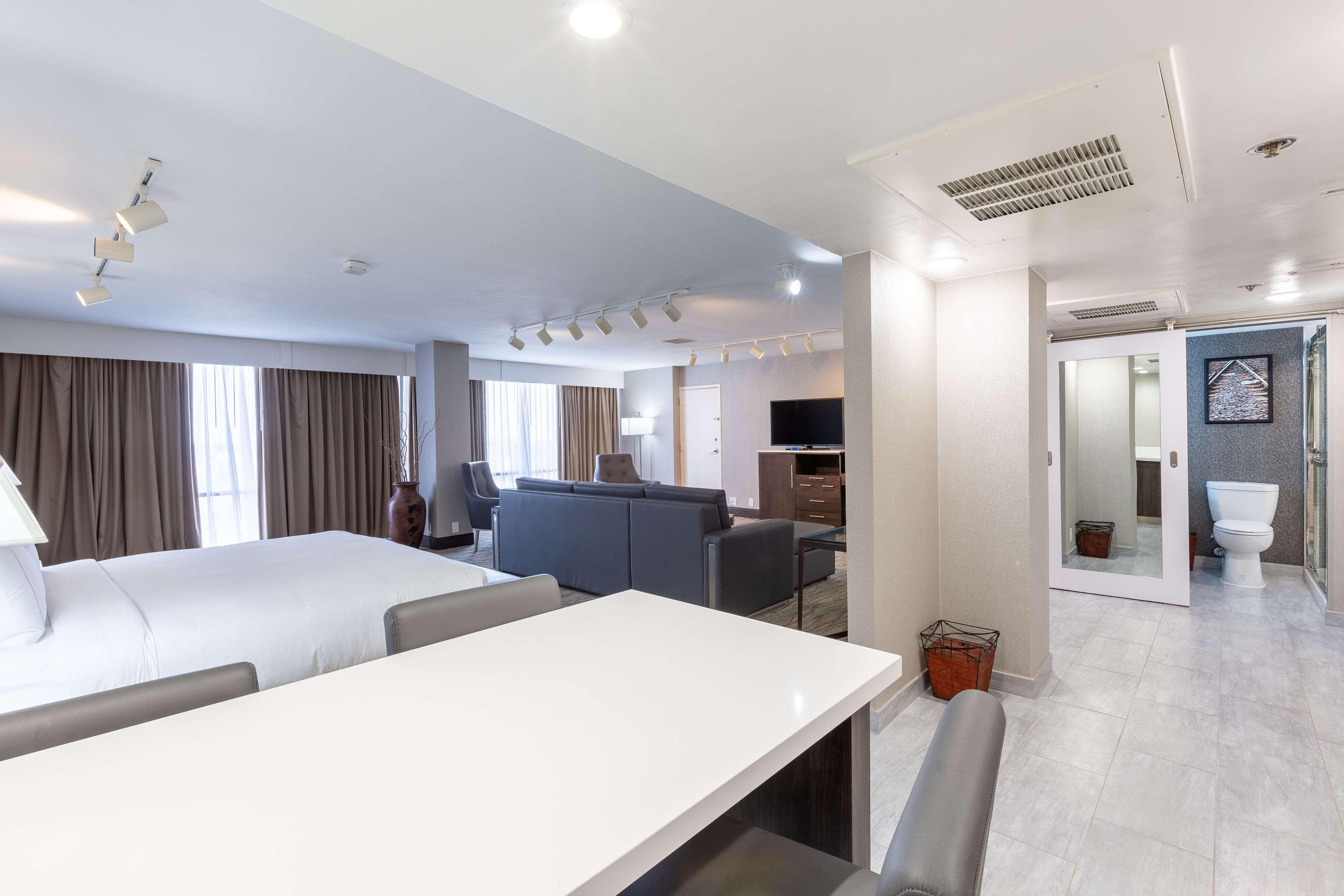 Studio King Size Bed