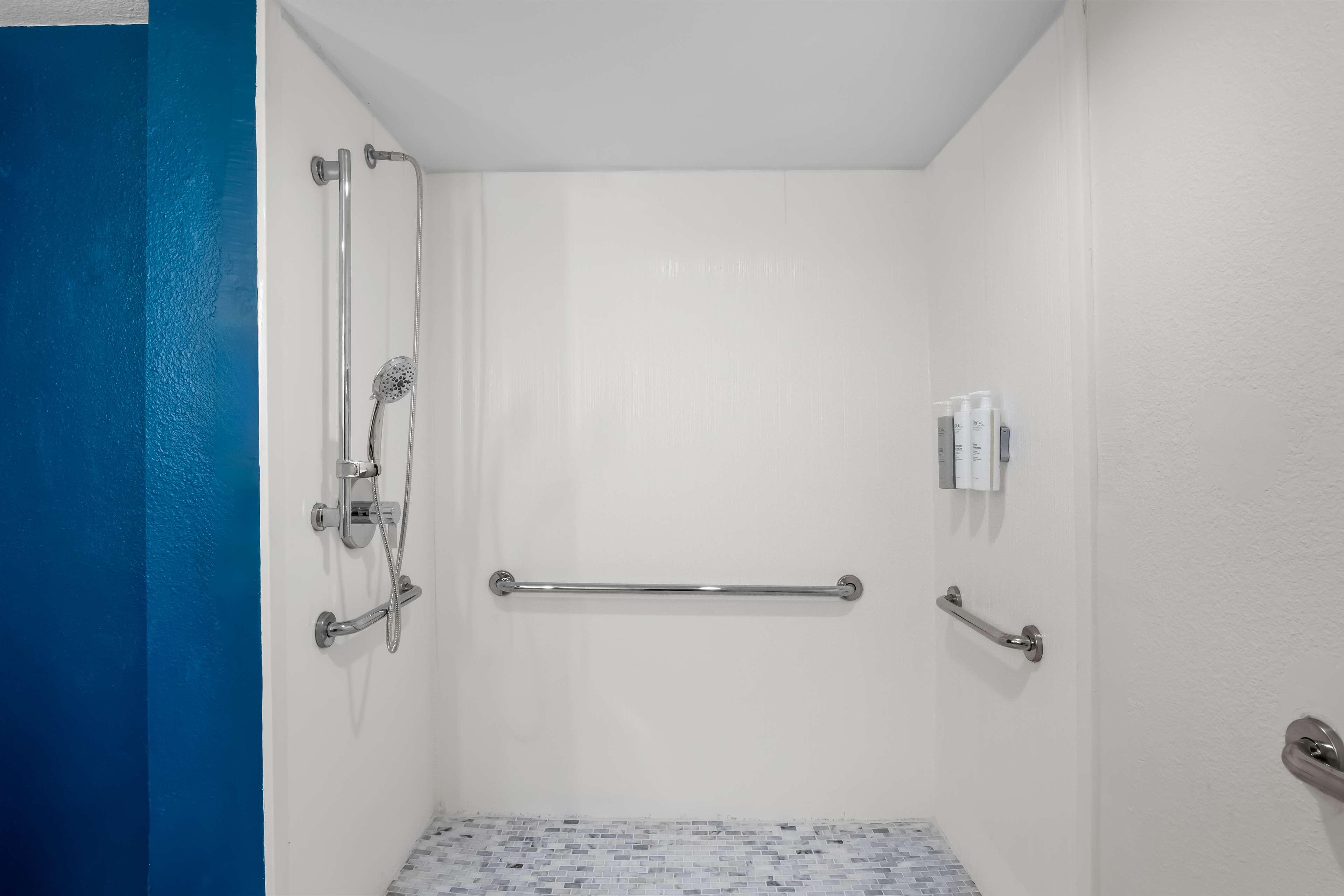 Double Accessible King Size Bed