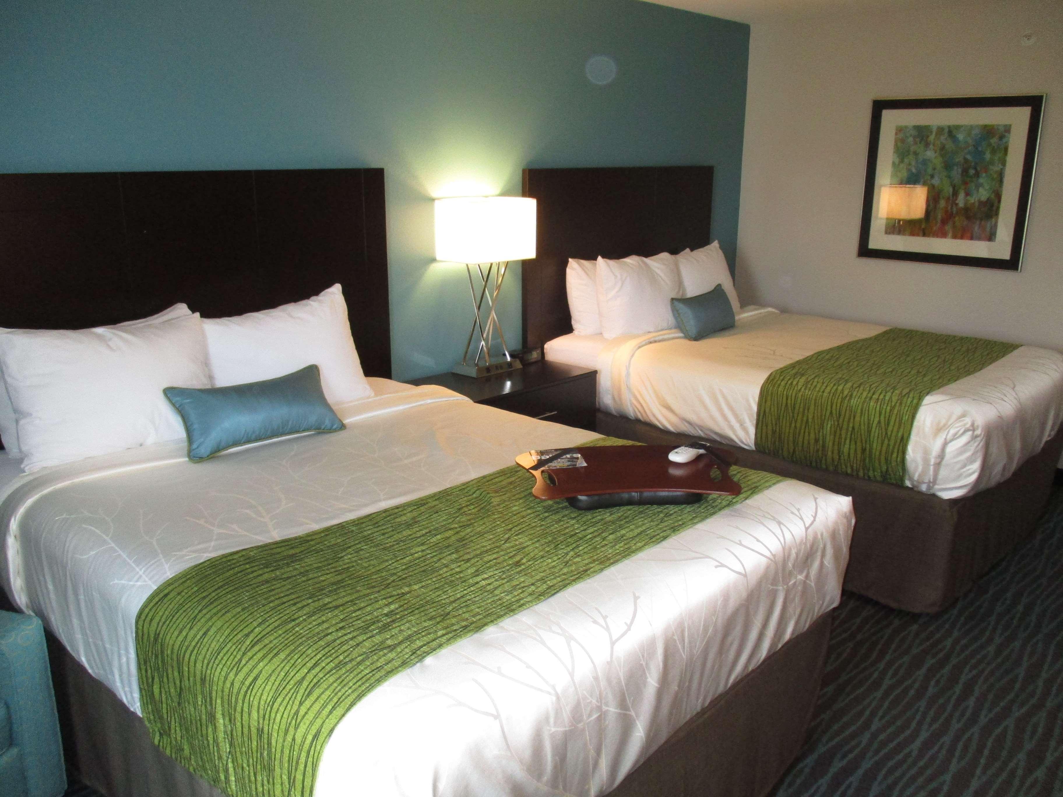 Quadruple Two Queen Beds