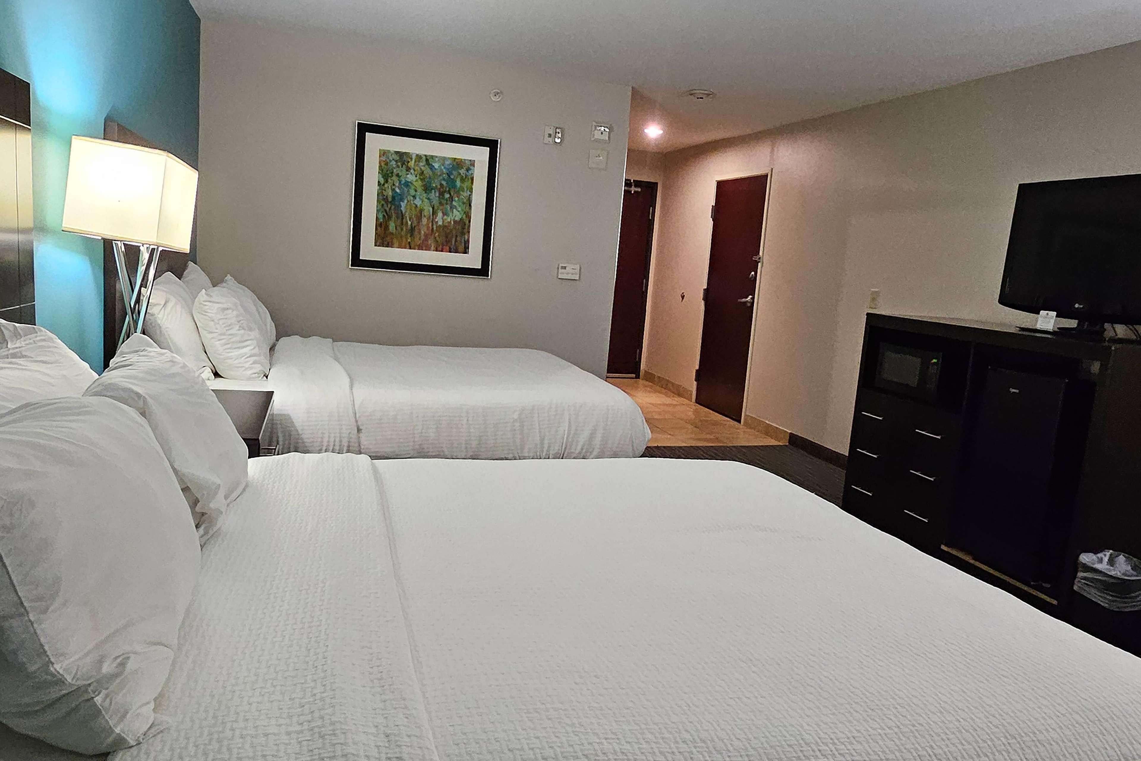 Quadruple Two Queen Beds