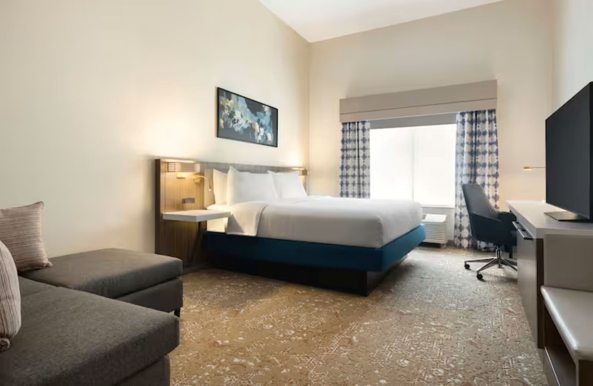 Double Deluxe King Bed