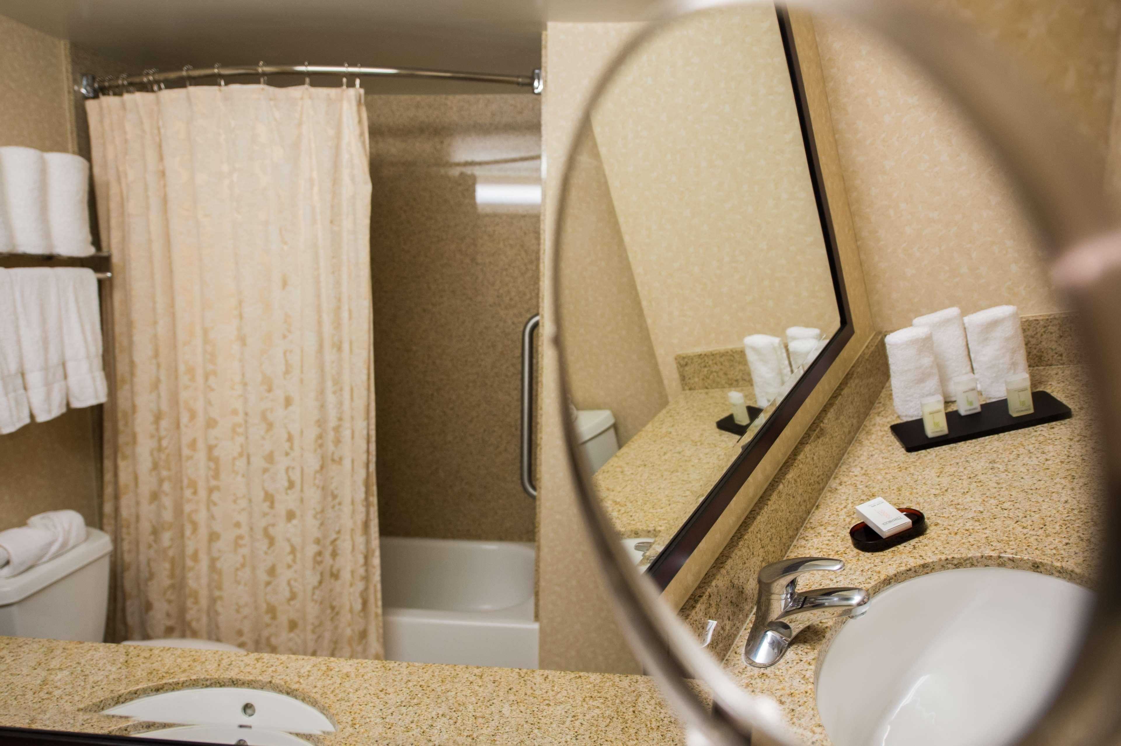 Suite Accessible with Views