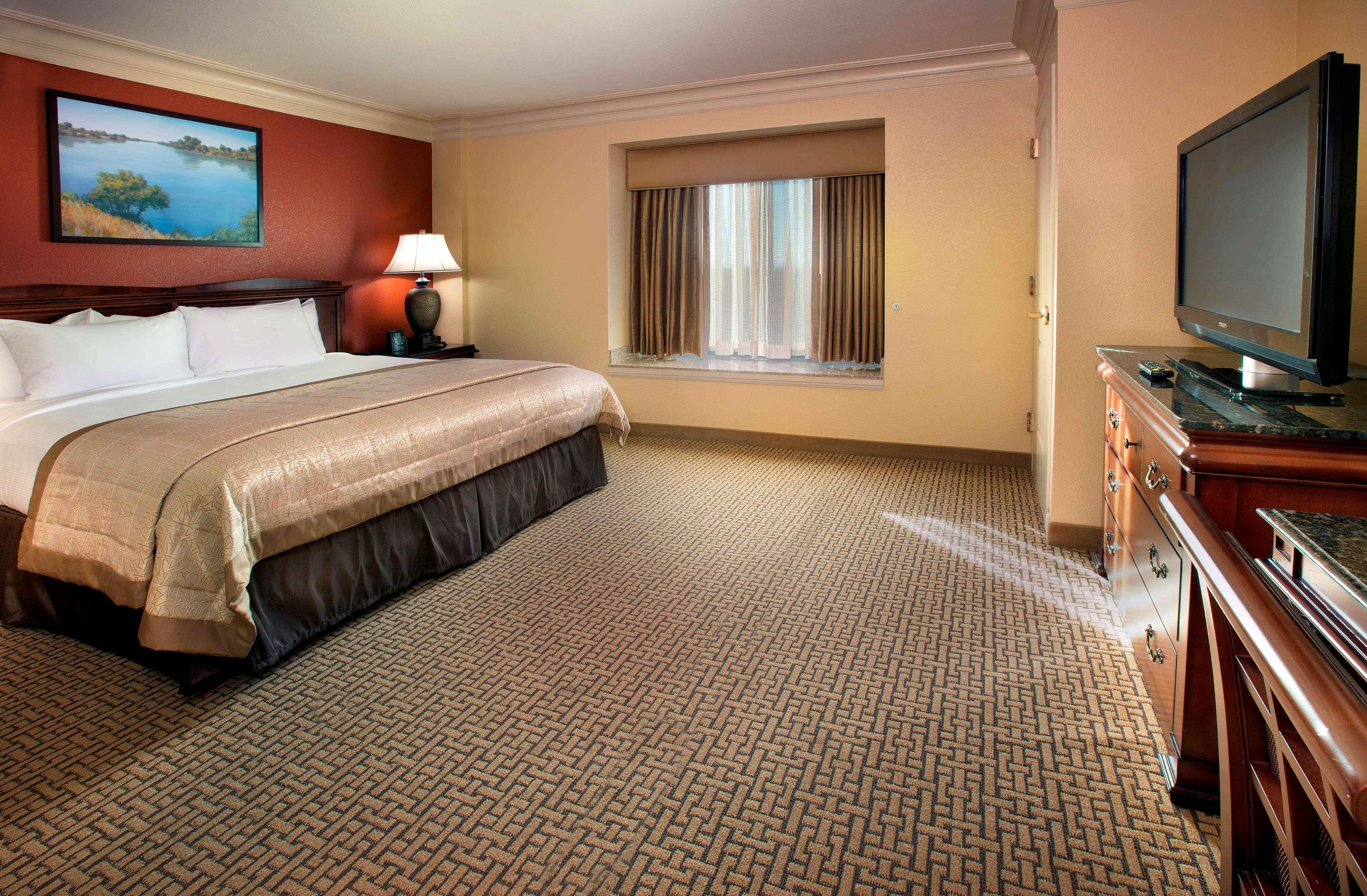 Suite Accessible with Views