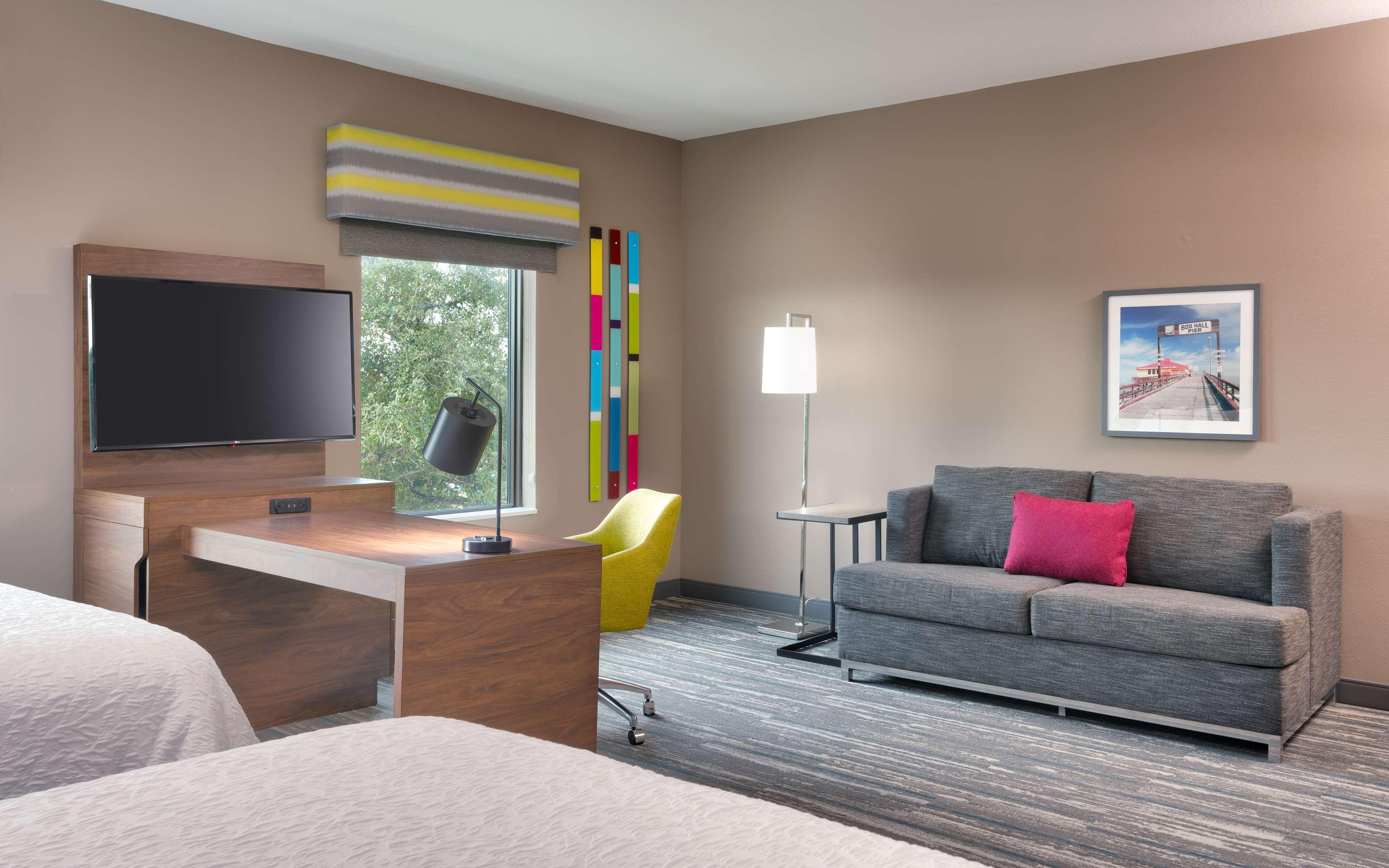 Studio Two Queen Beds