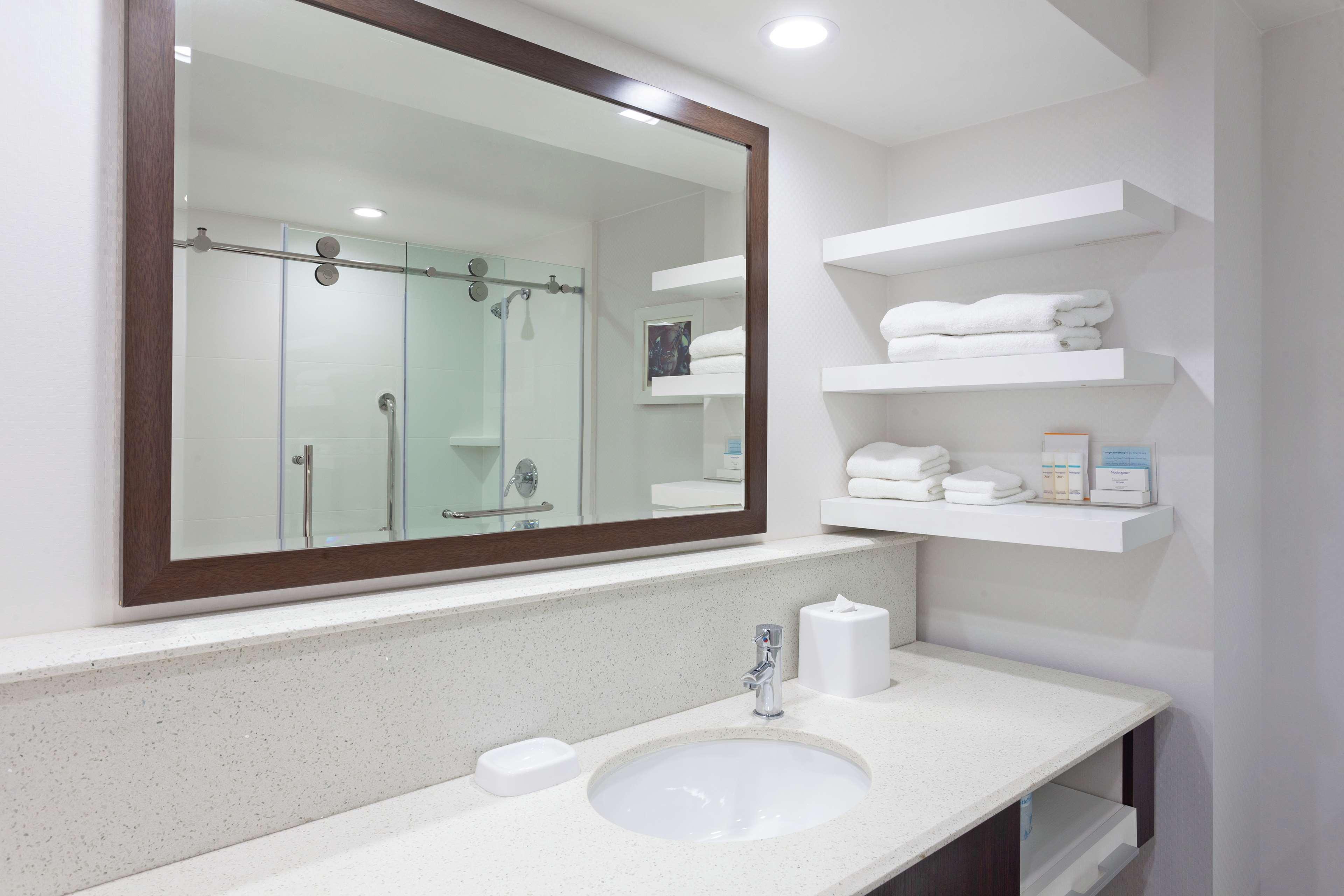 Double King Bed Non Smoking