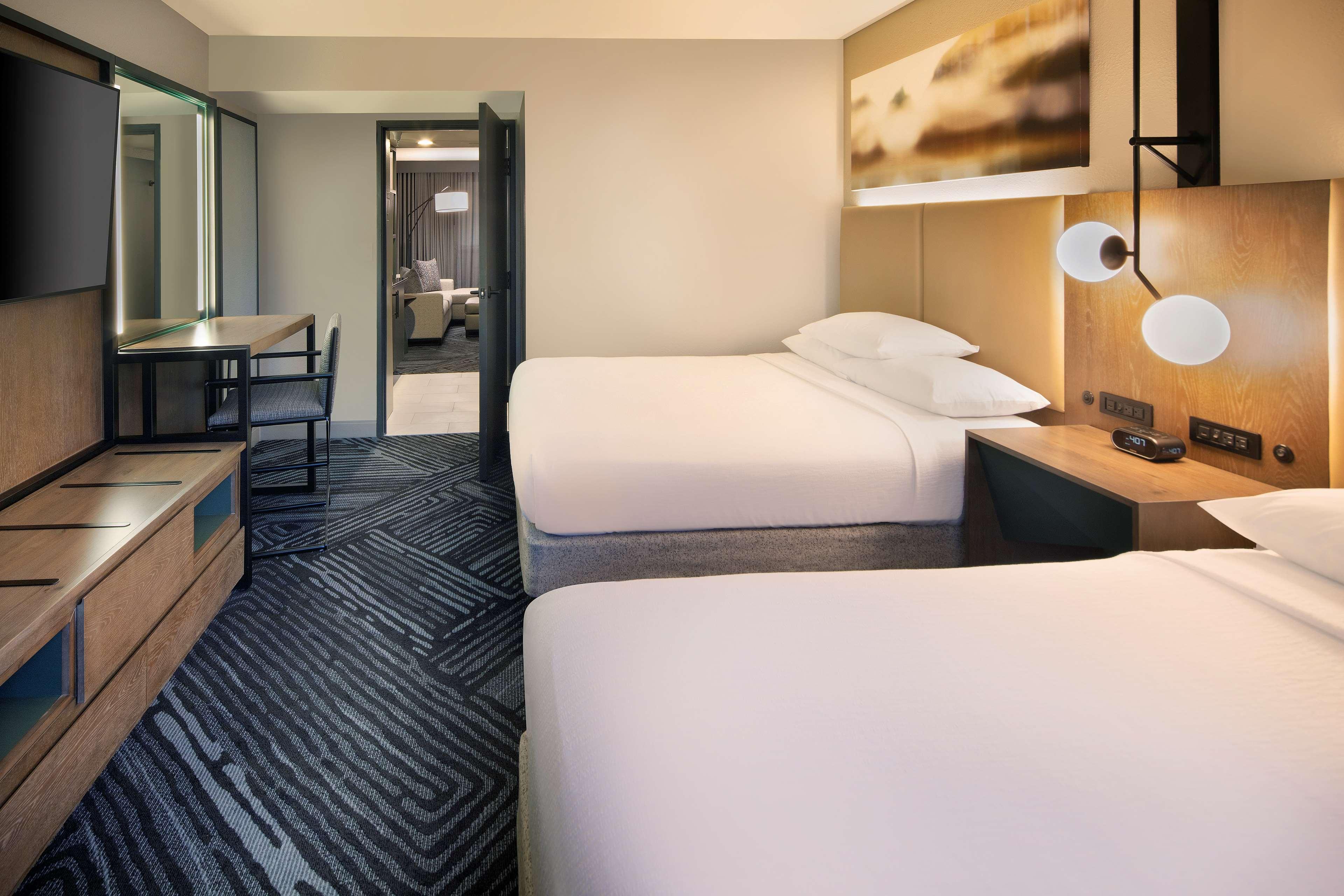 Suite Two Queen Beds Non Smoking