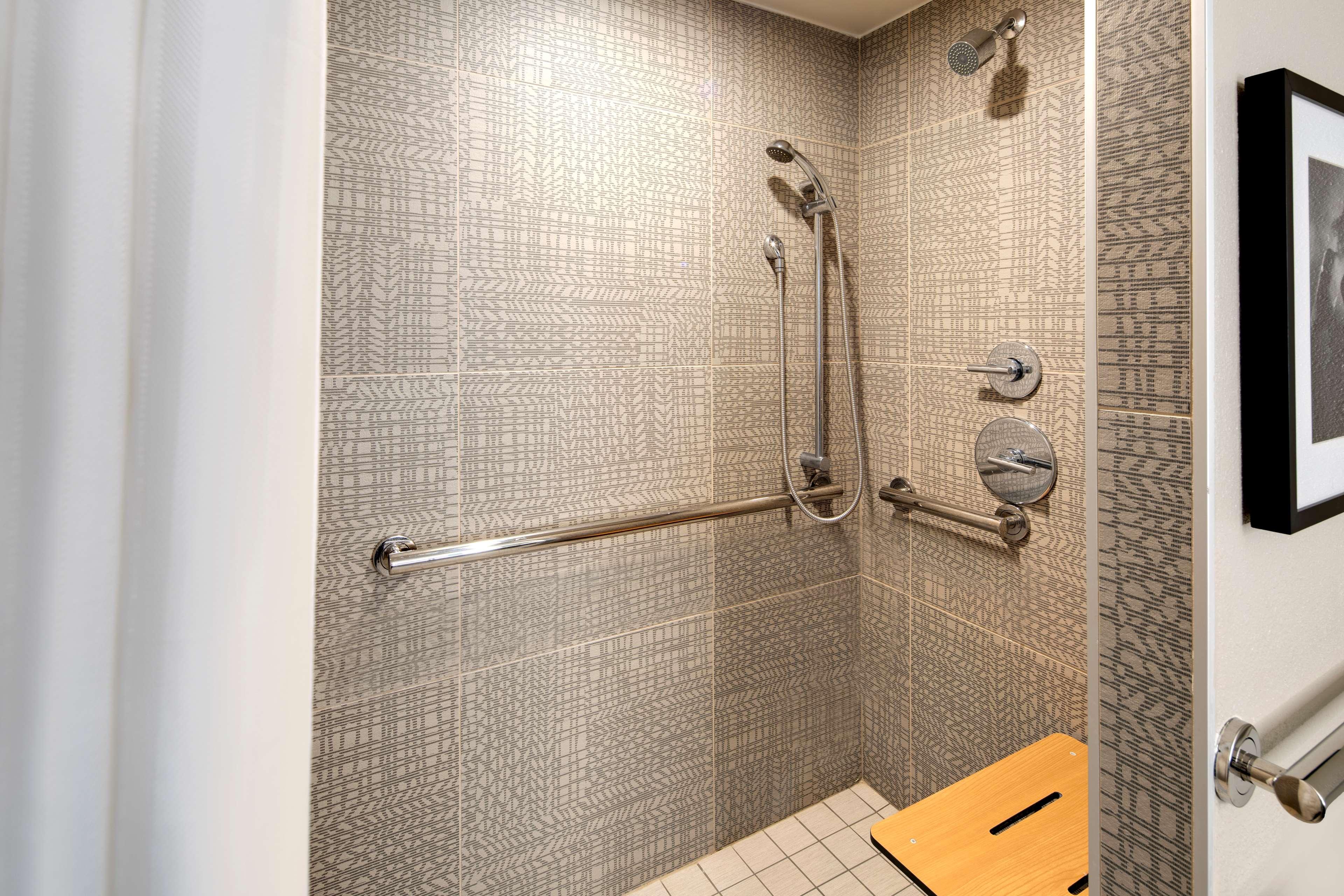 Suite Two Queen Beds One Bedroom