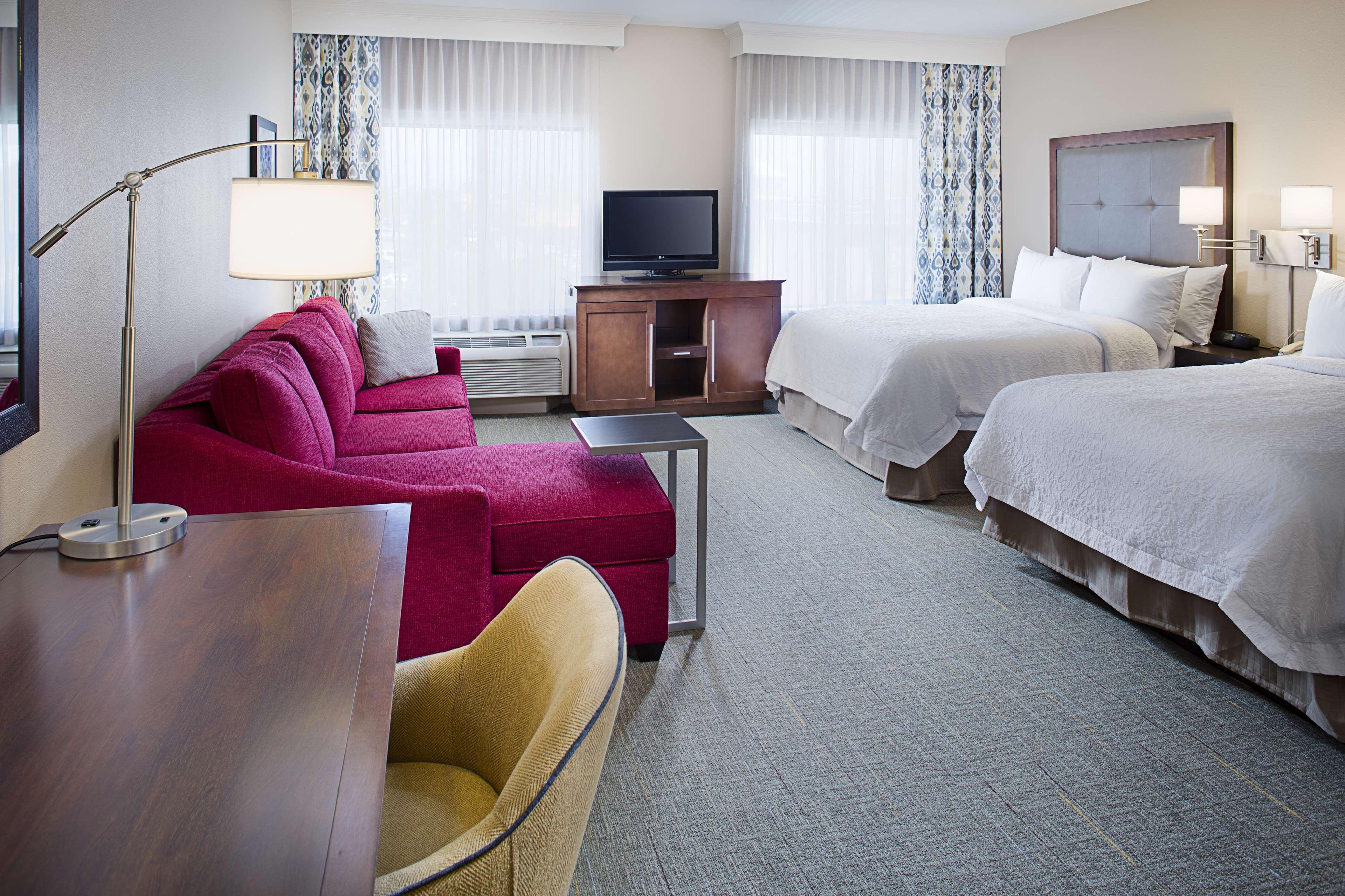 Studio Two Queen Beds Non Smoking