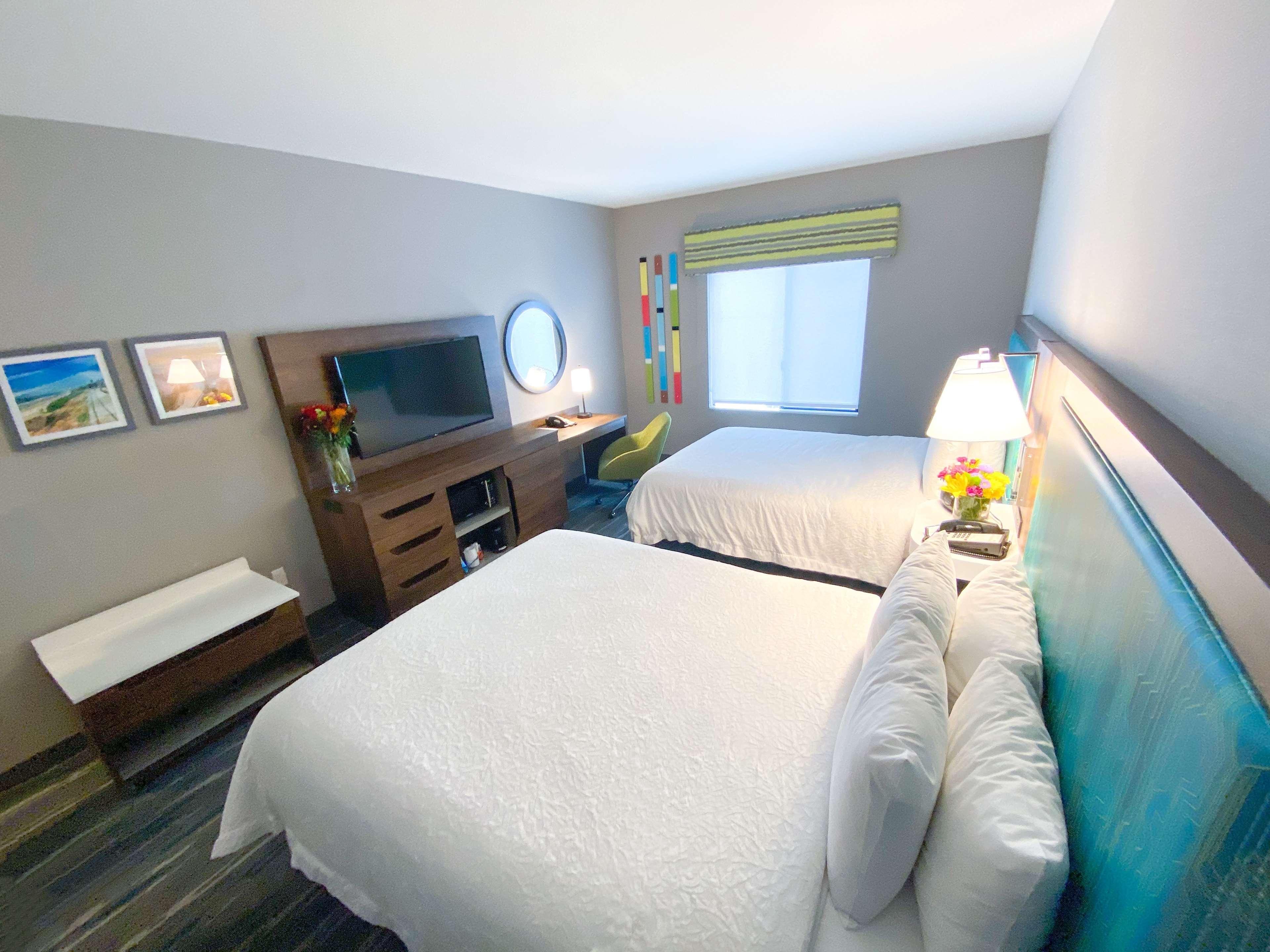 Twin Two Queen Beds Non Smoking