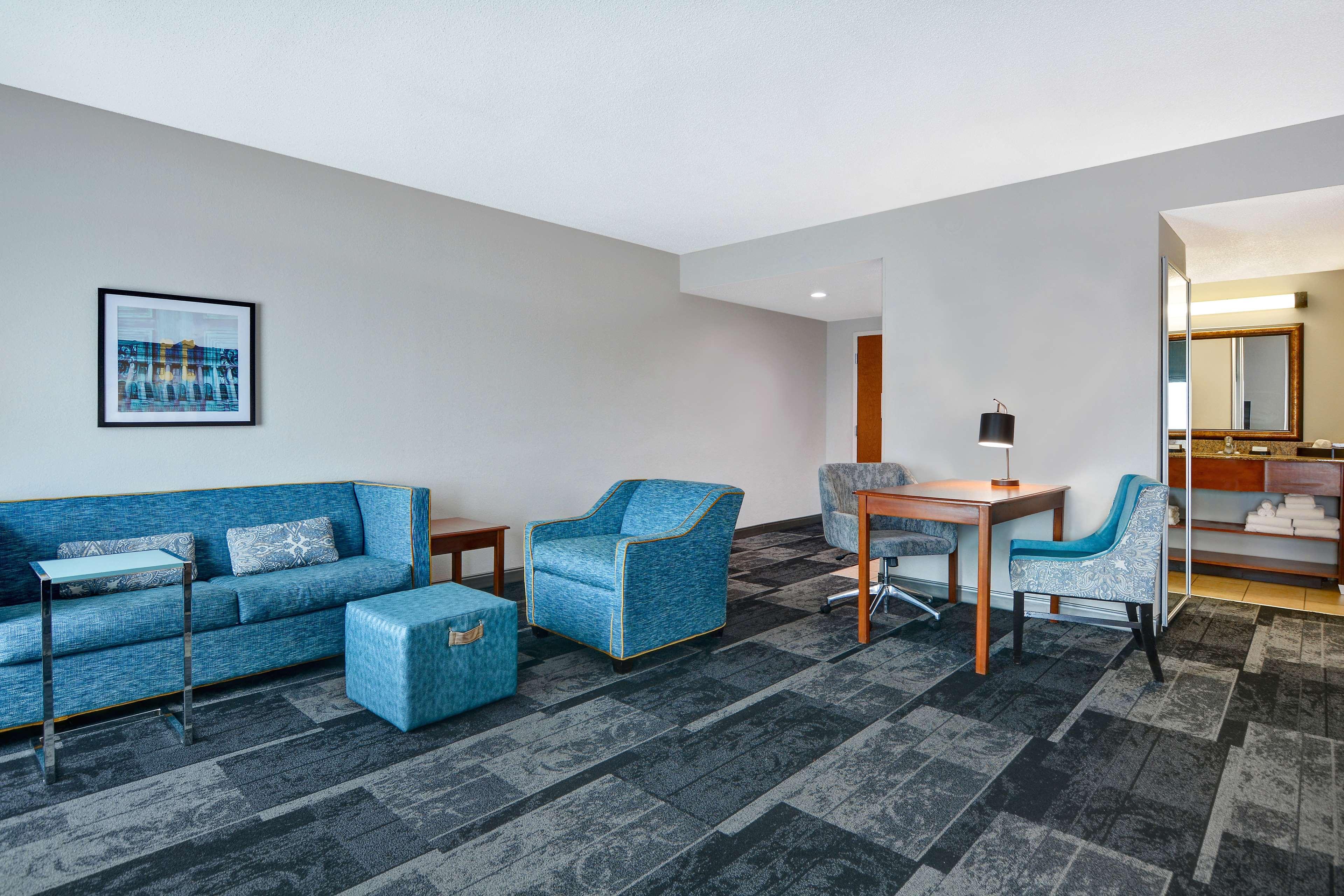 Studio Two Queen Beds Non Smoking