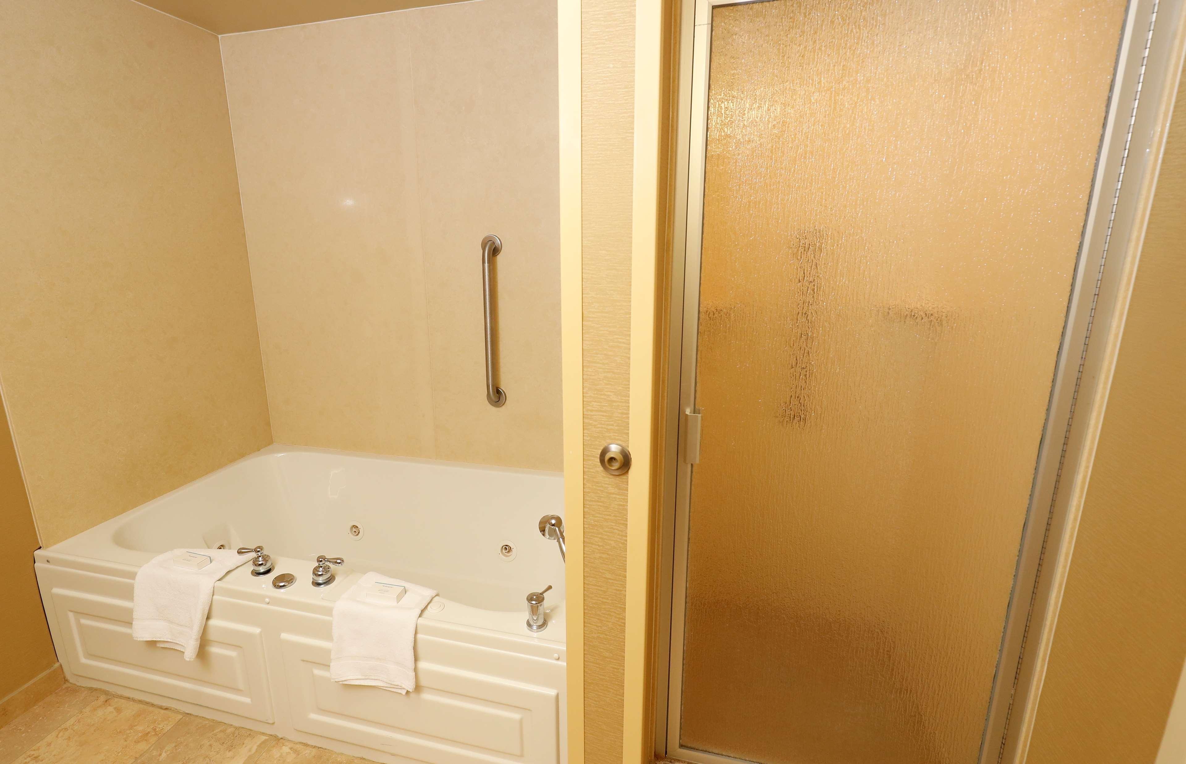 Double Queen Bed Non Smoking