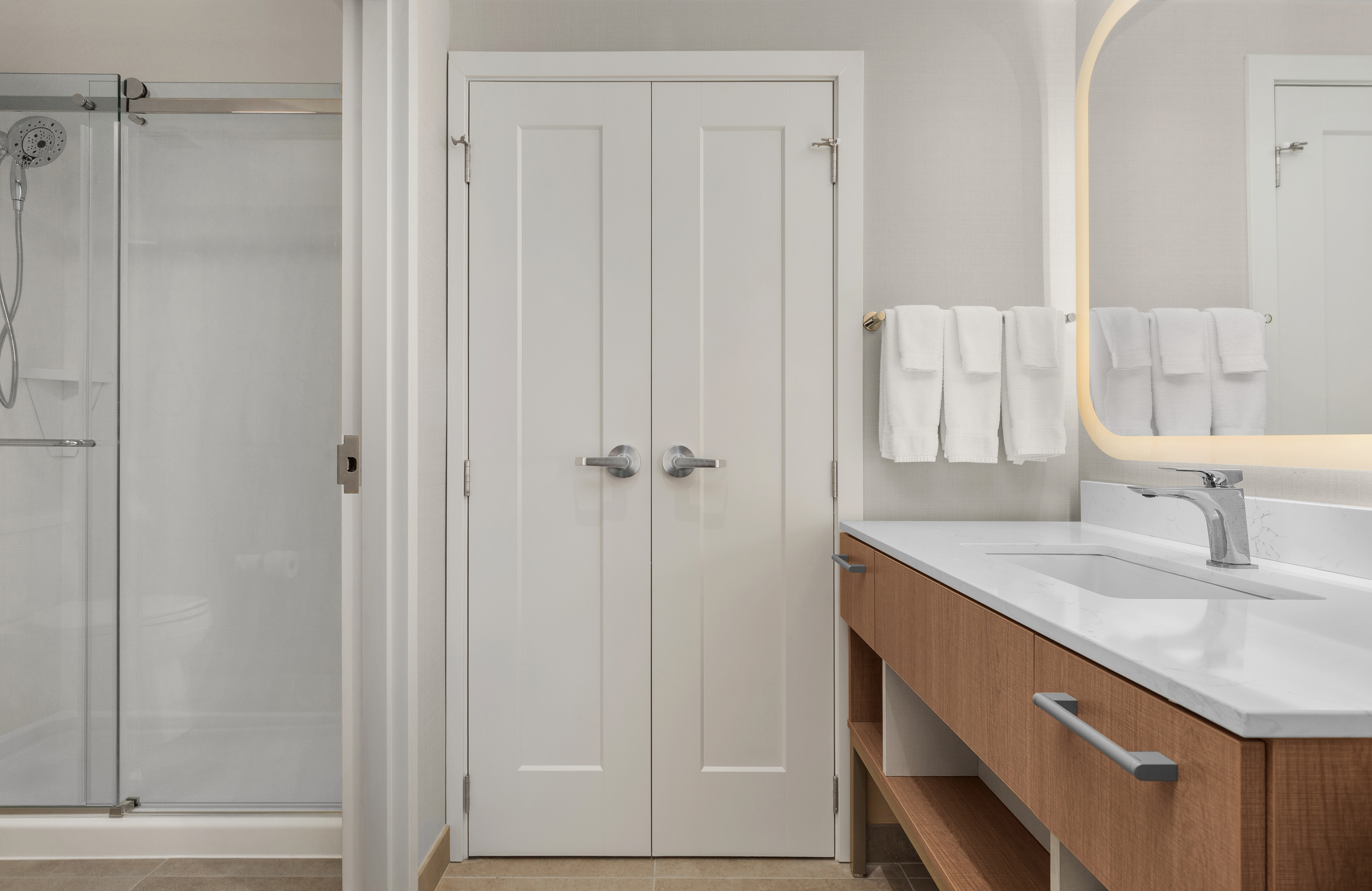 Studio Two Queen Beds Non Smoking