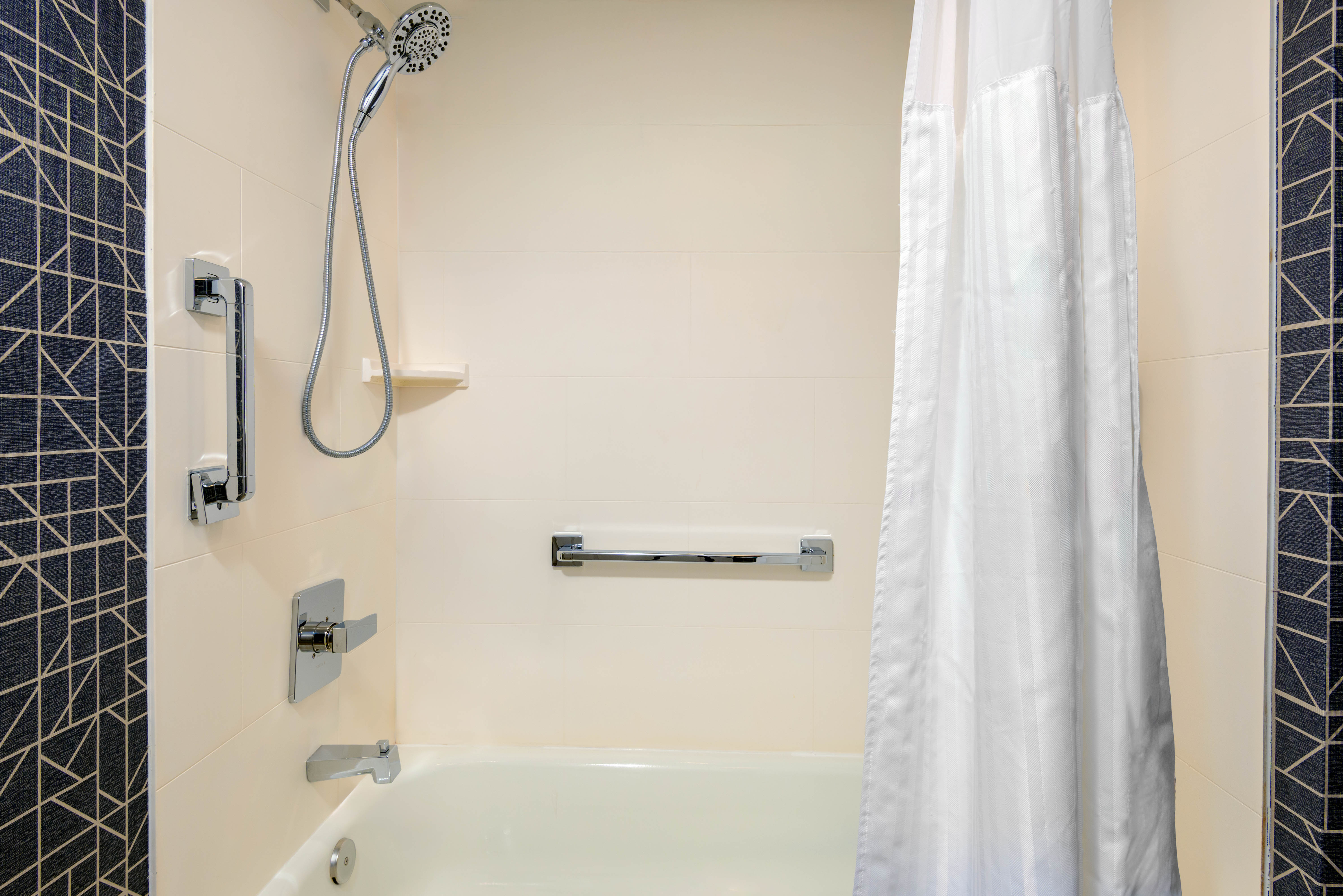 Suite Two Queen Beds One Bedroom