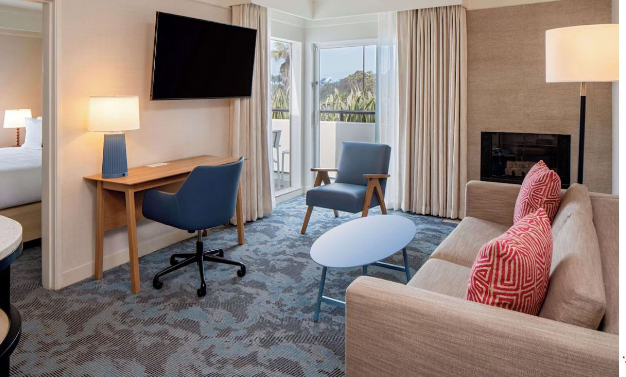 Suite Accessible King Size Bed