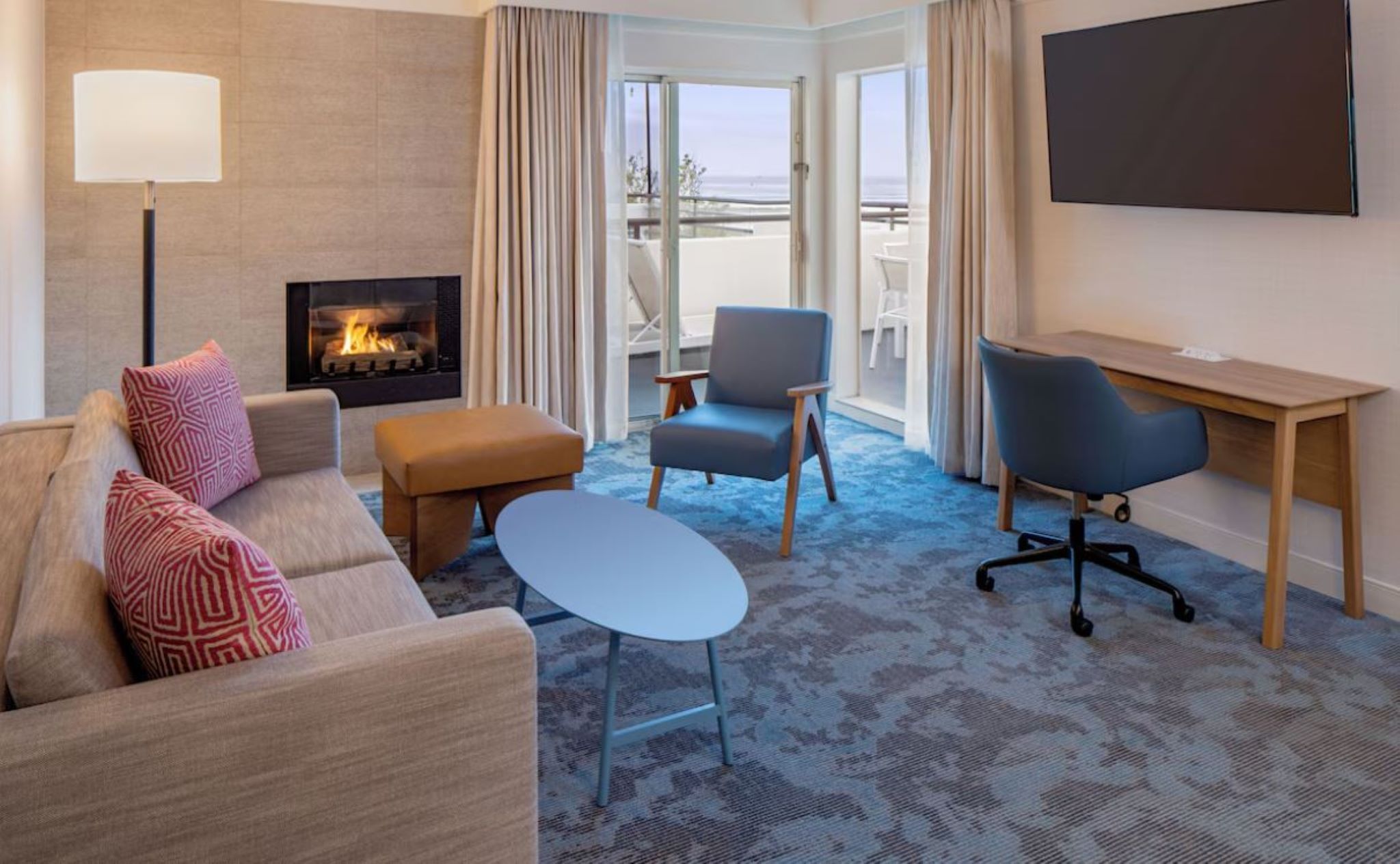 Suite Accessible King Size Bed