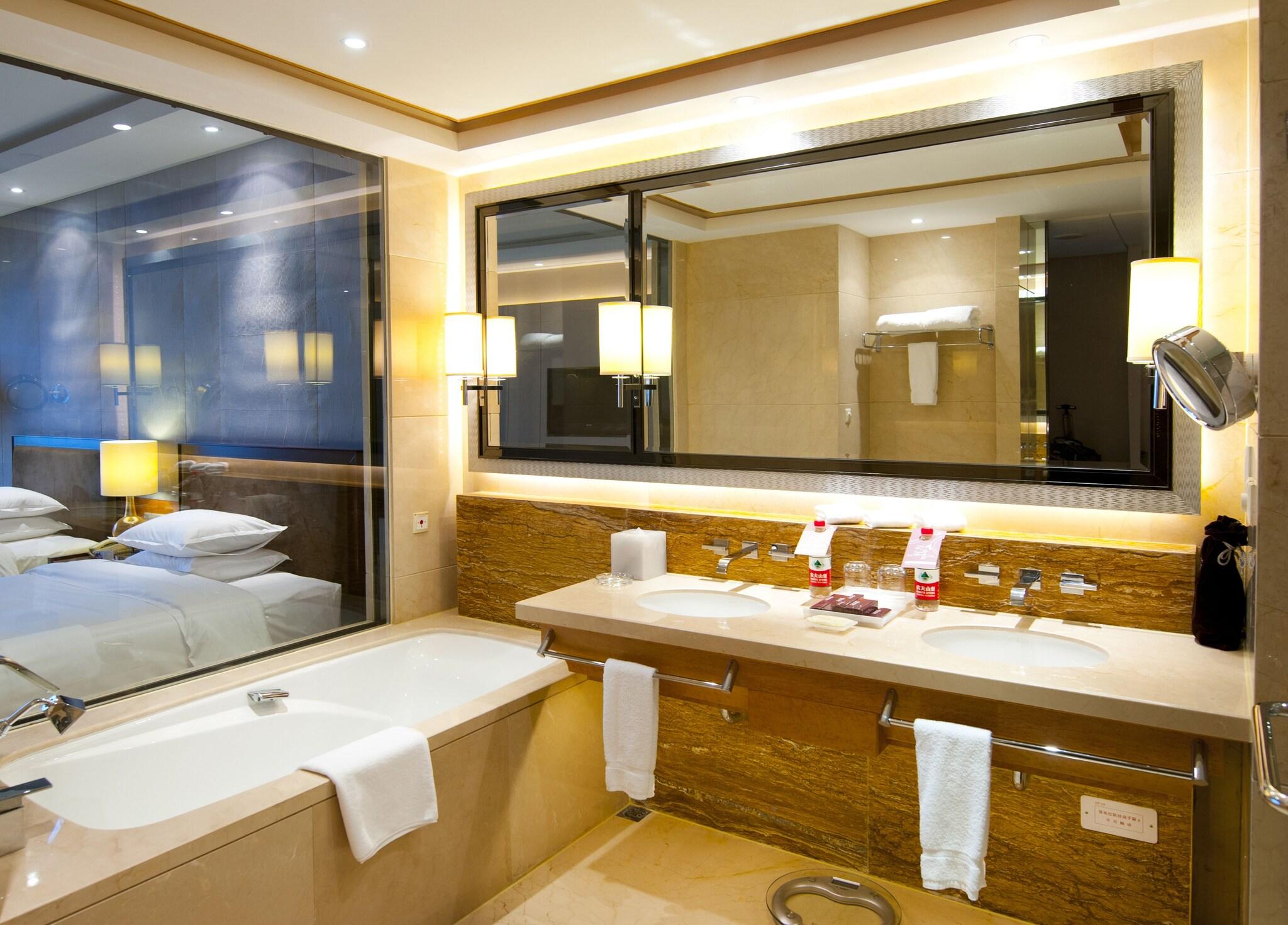 Double Garden View King Bed