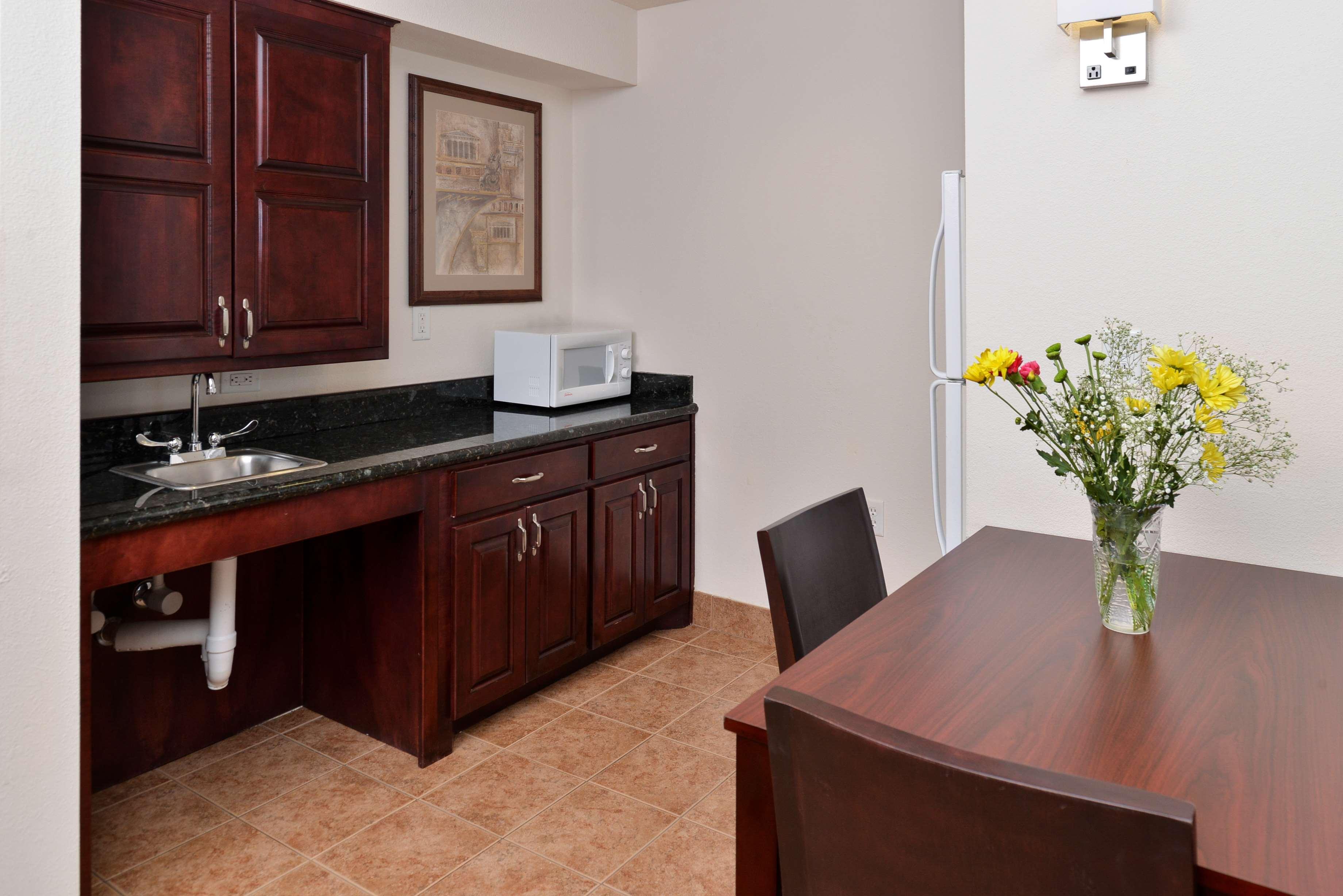Suite with Kitchenette