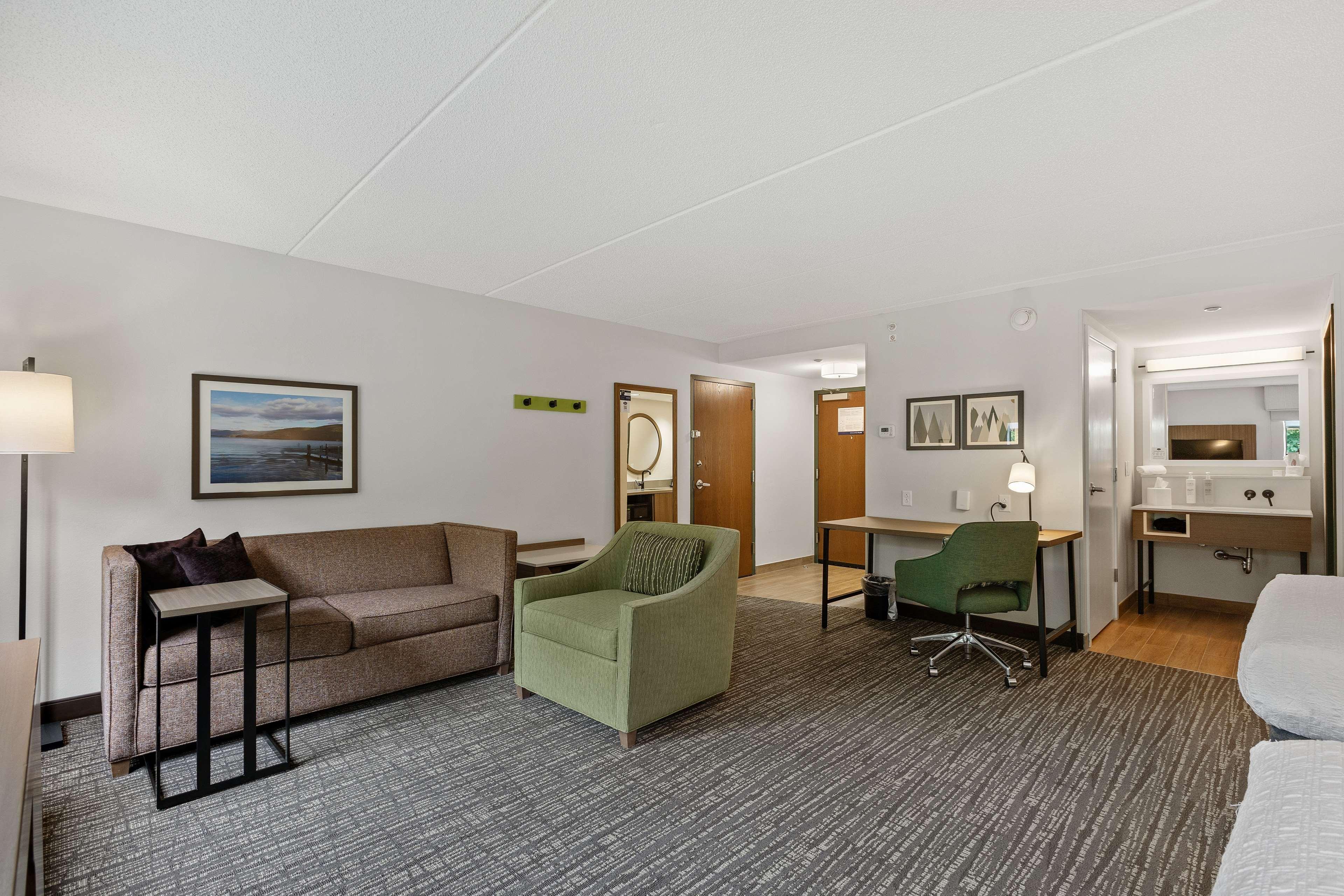 Suite Two Queen Beds