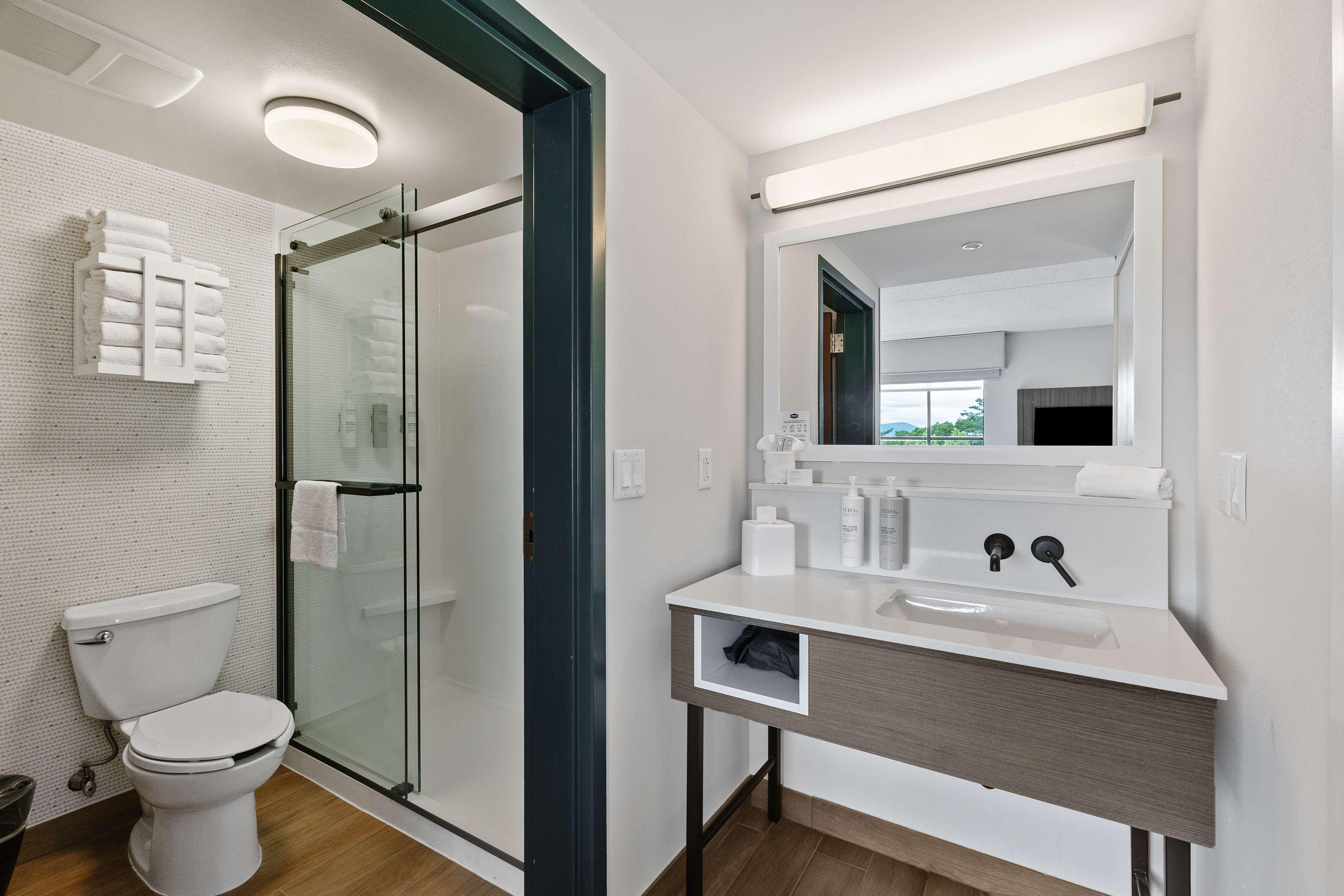 Studio King Size Bed