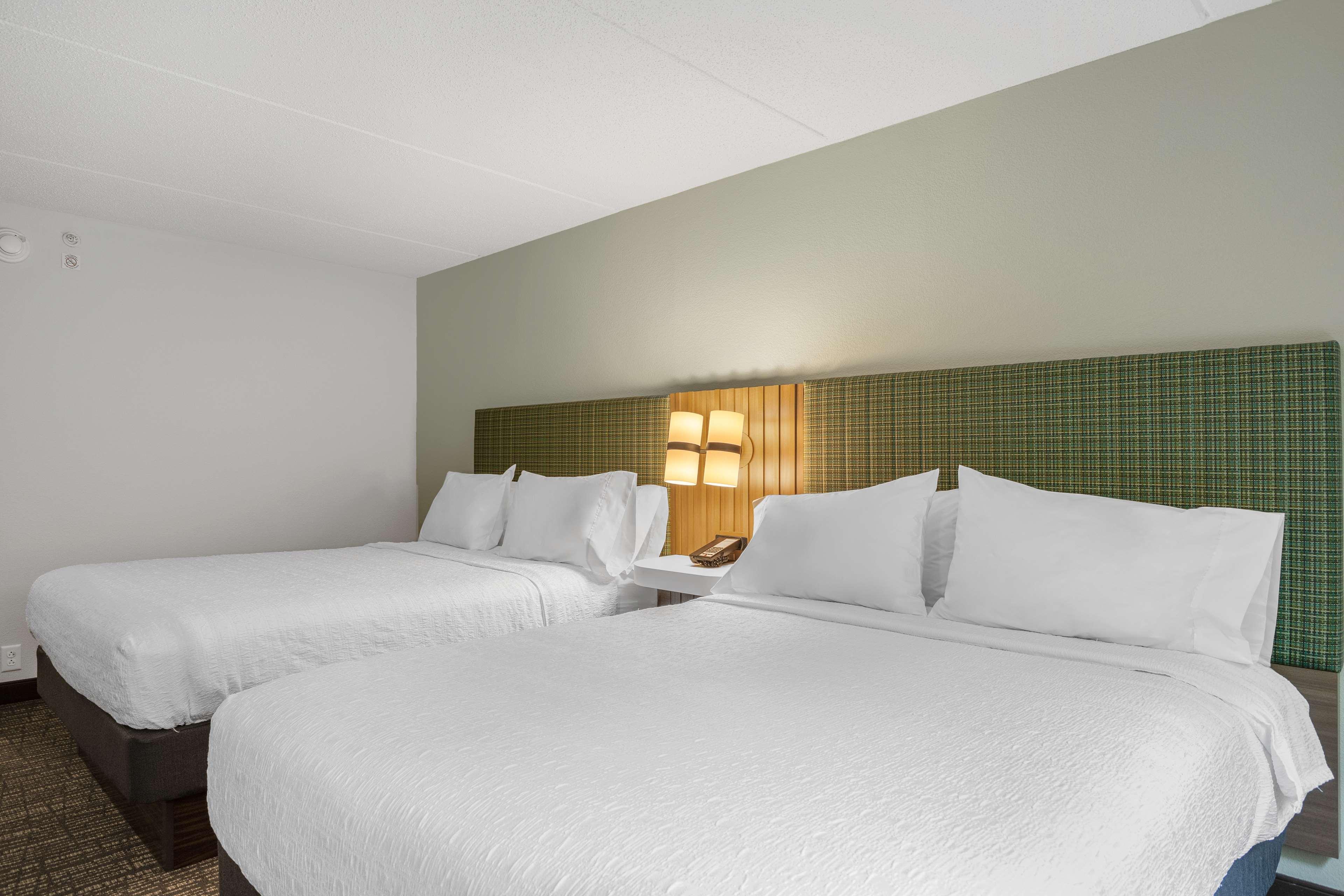 Double Two Queen Beds Non Smoking