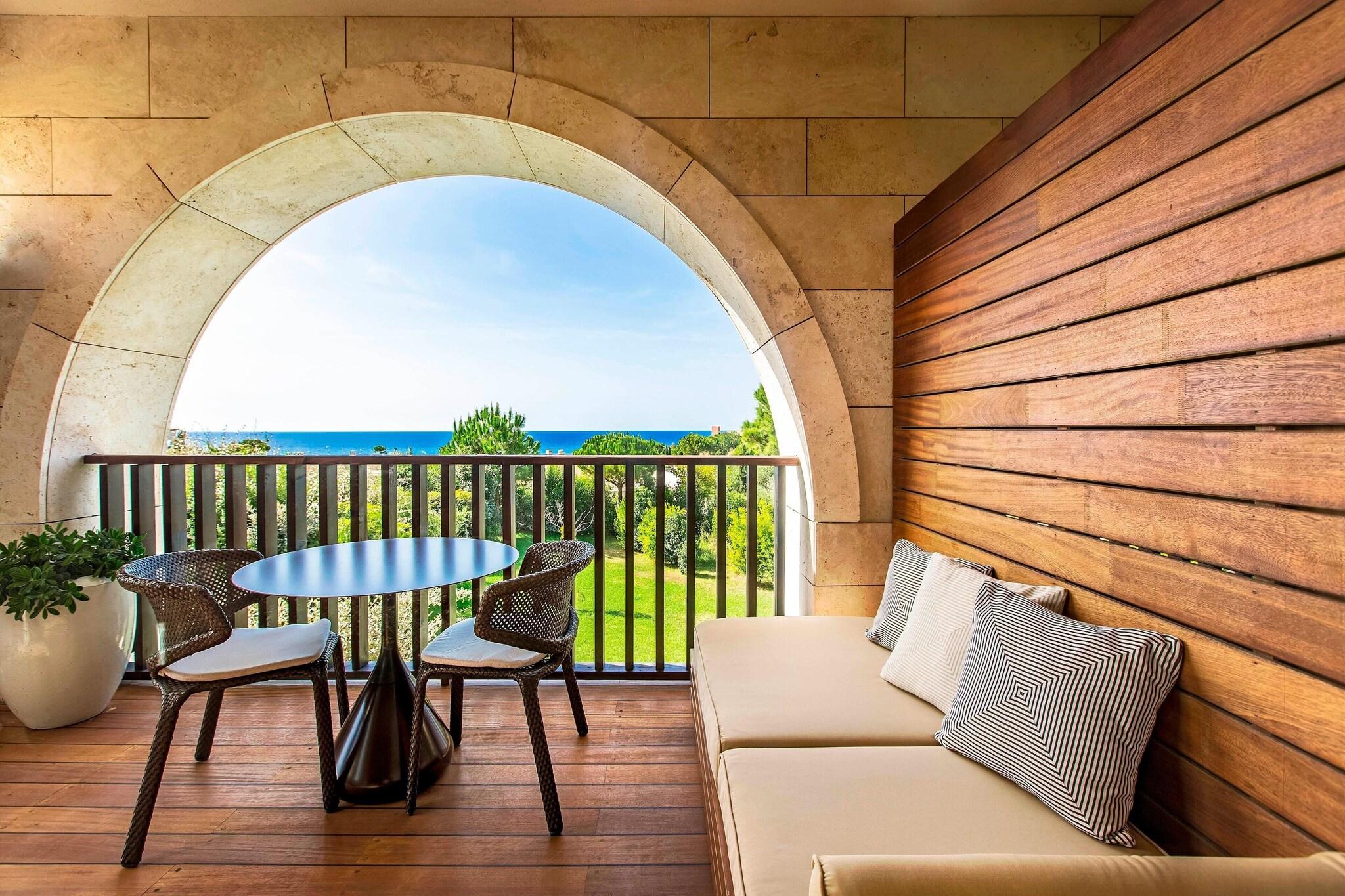 Twin Deluxe with Balcony