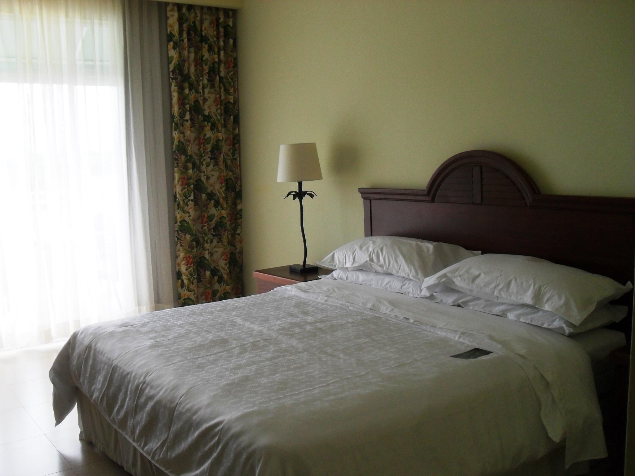 Double Garden View King Bed