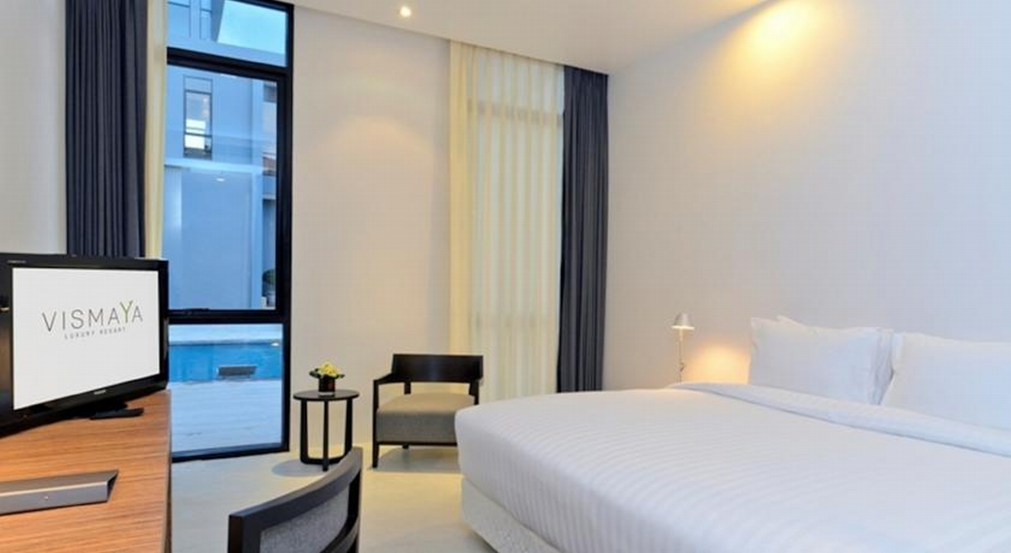 Double or Twin Deluxe Pool View