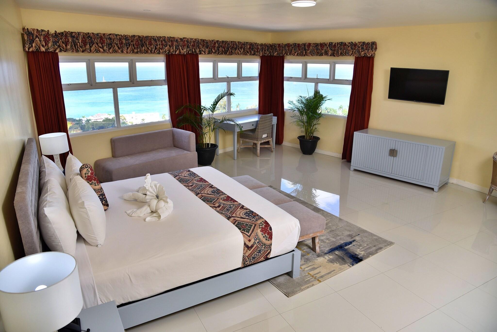 Studio King Size Bed