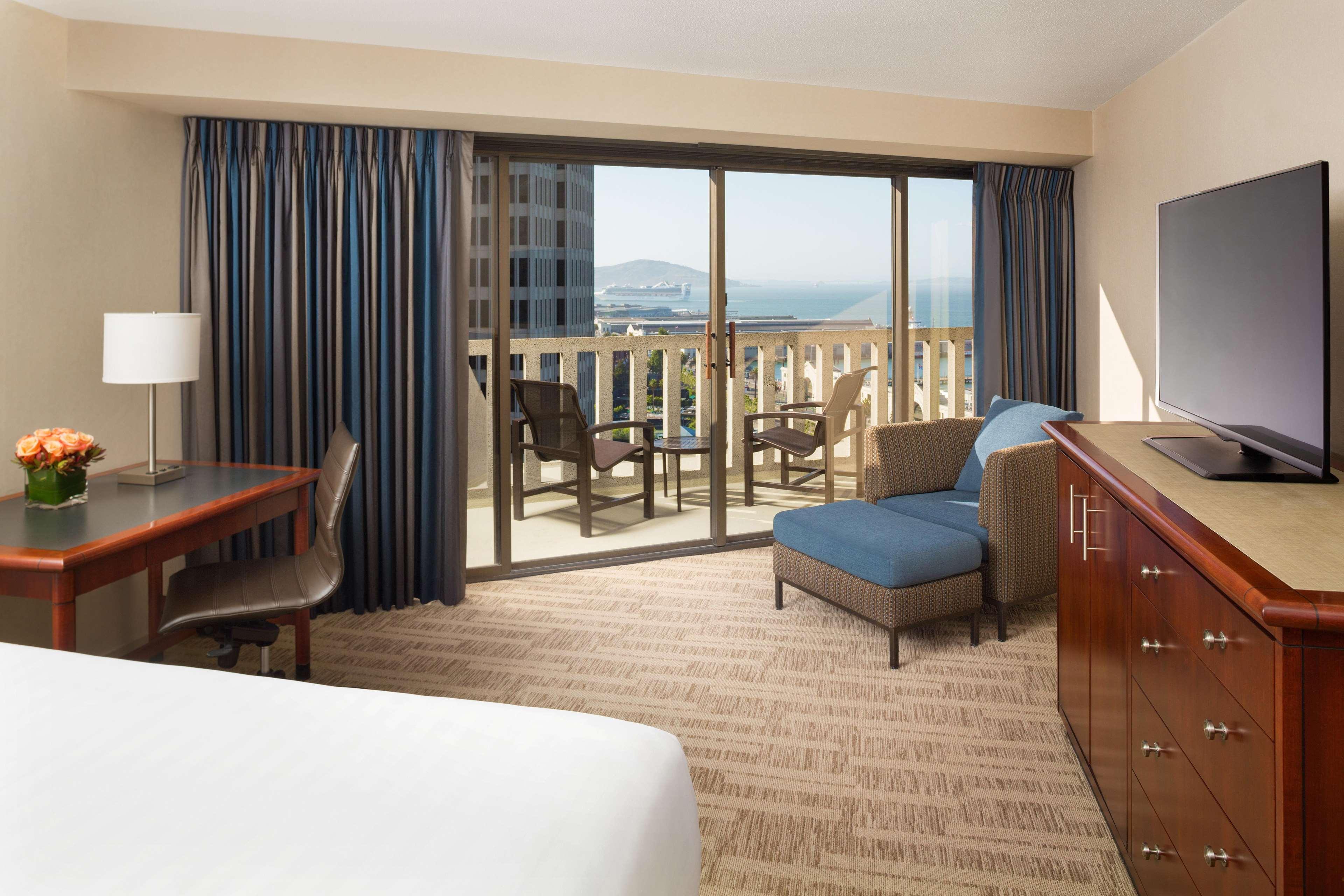 Double Bay View King Bed