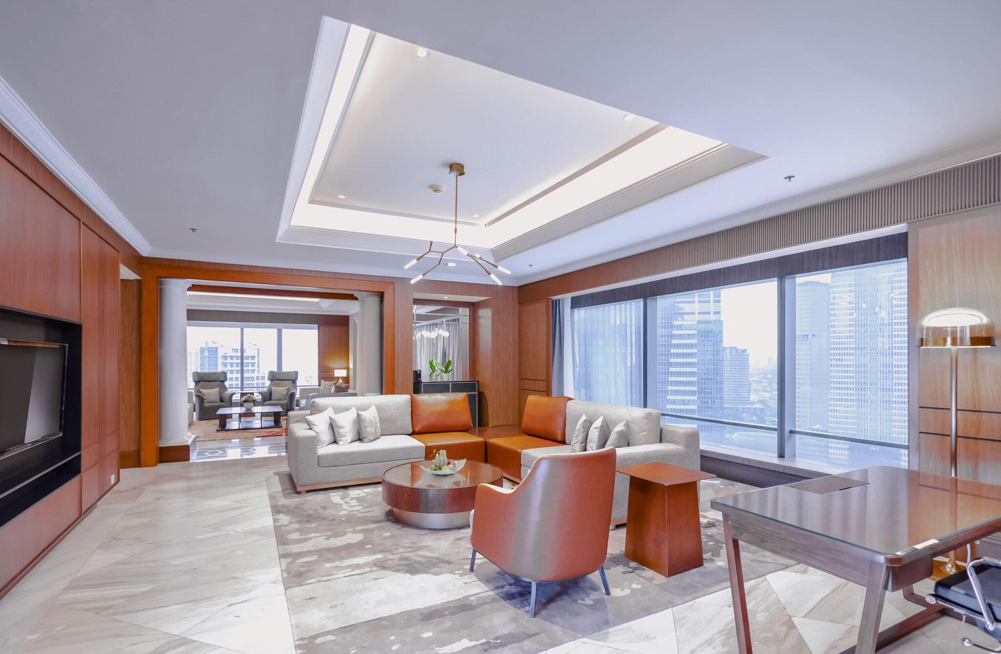 Suite Club City View