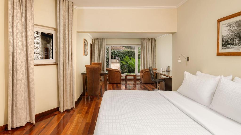 Double Premium Garden View