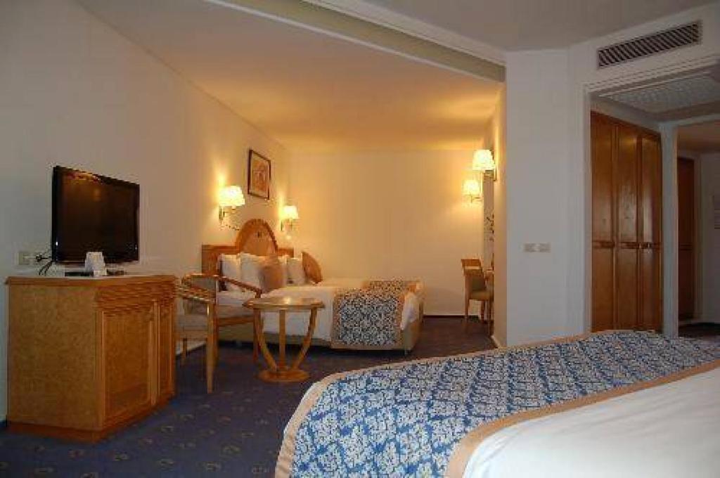 Family Room Superior