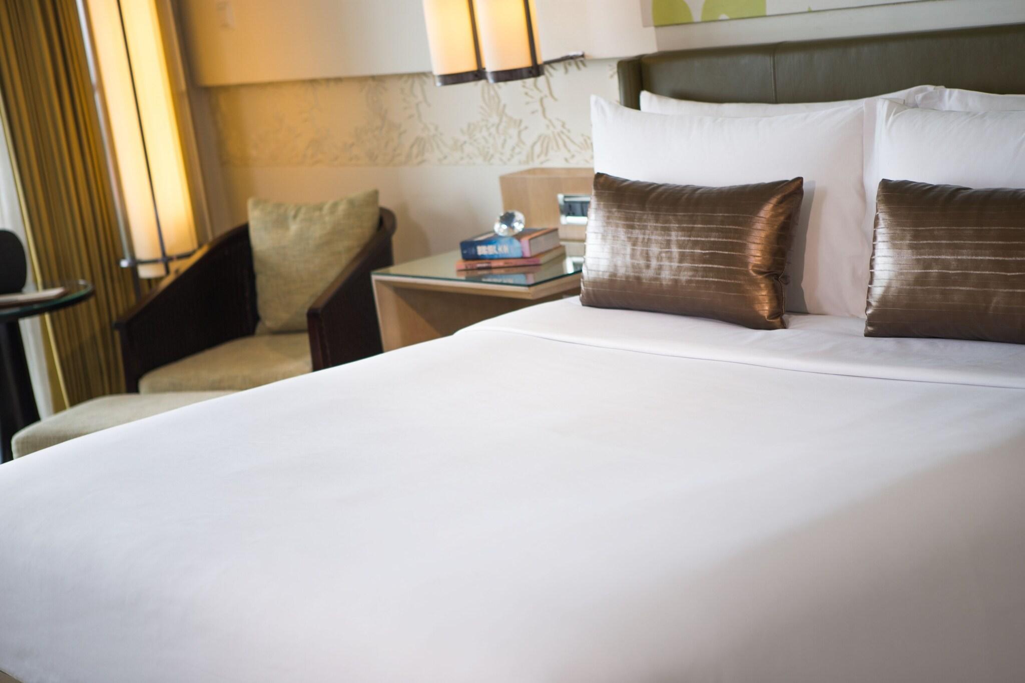 Studio Ocean View King Bed