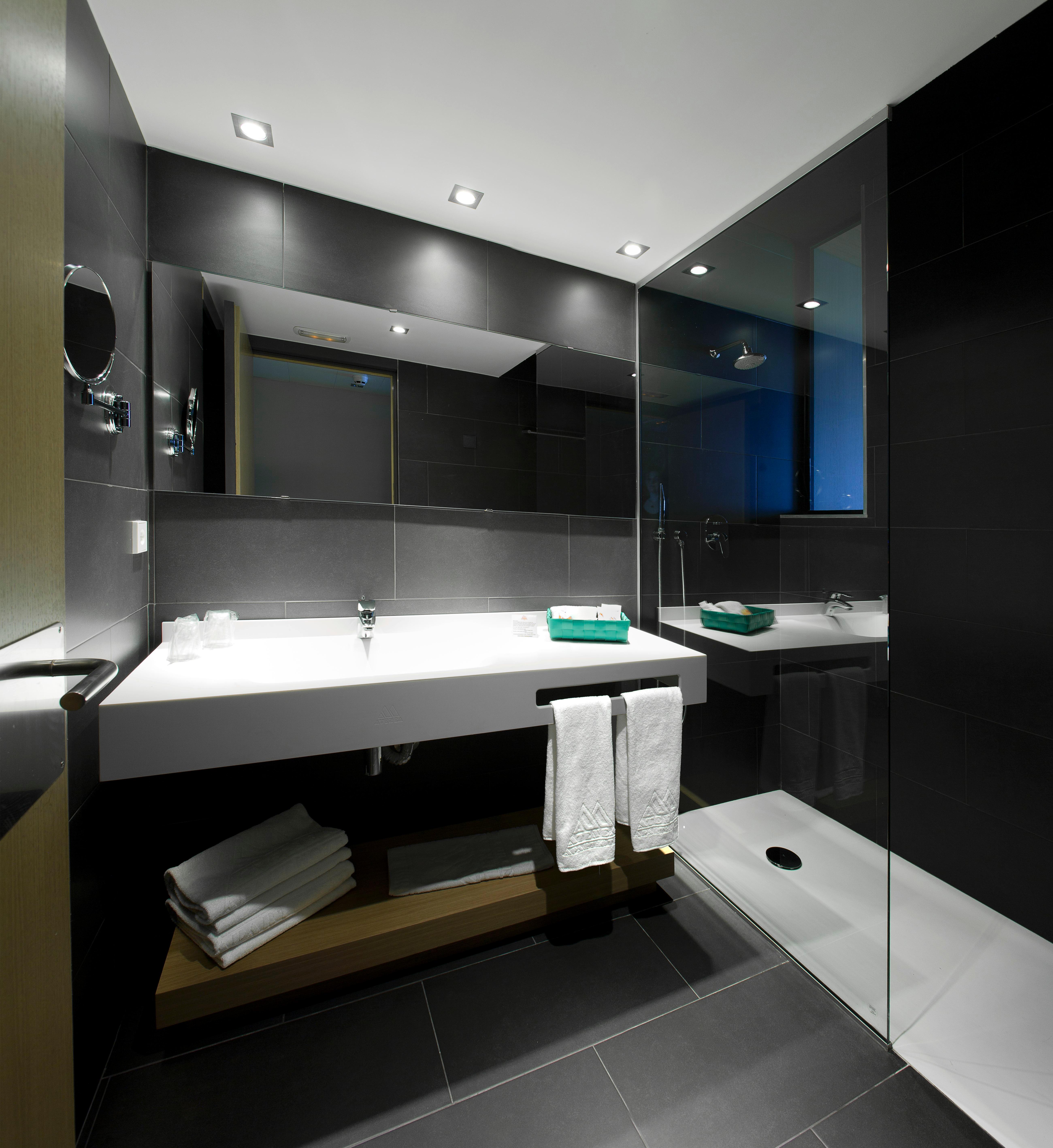 Room Connecting Room