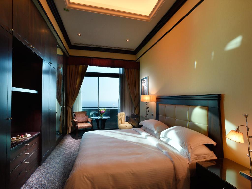 Suite City View