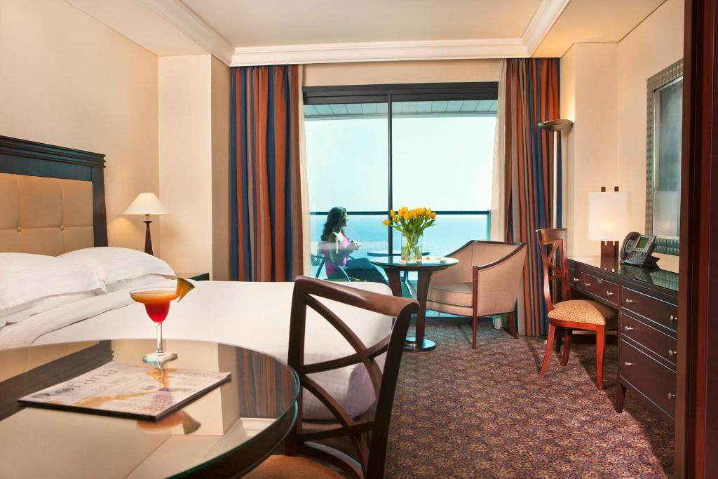 Double Single Sea Front