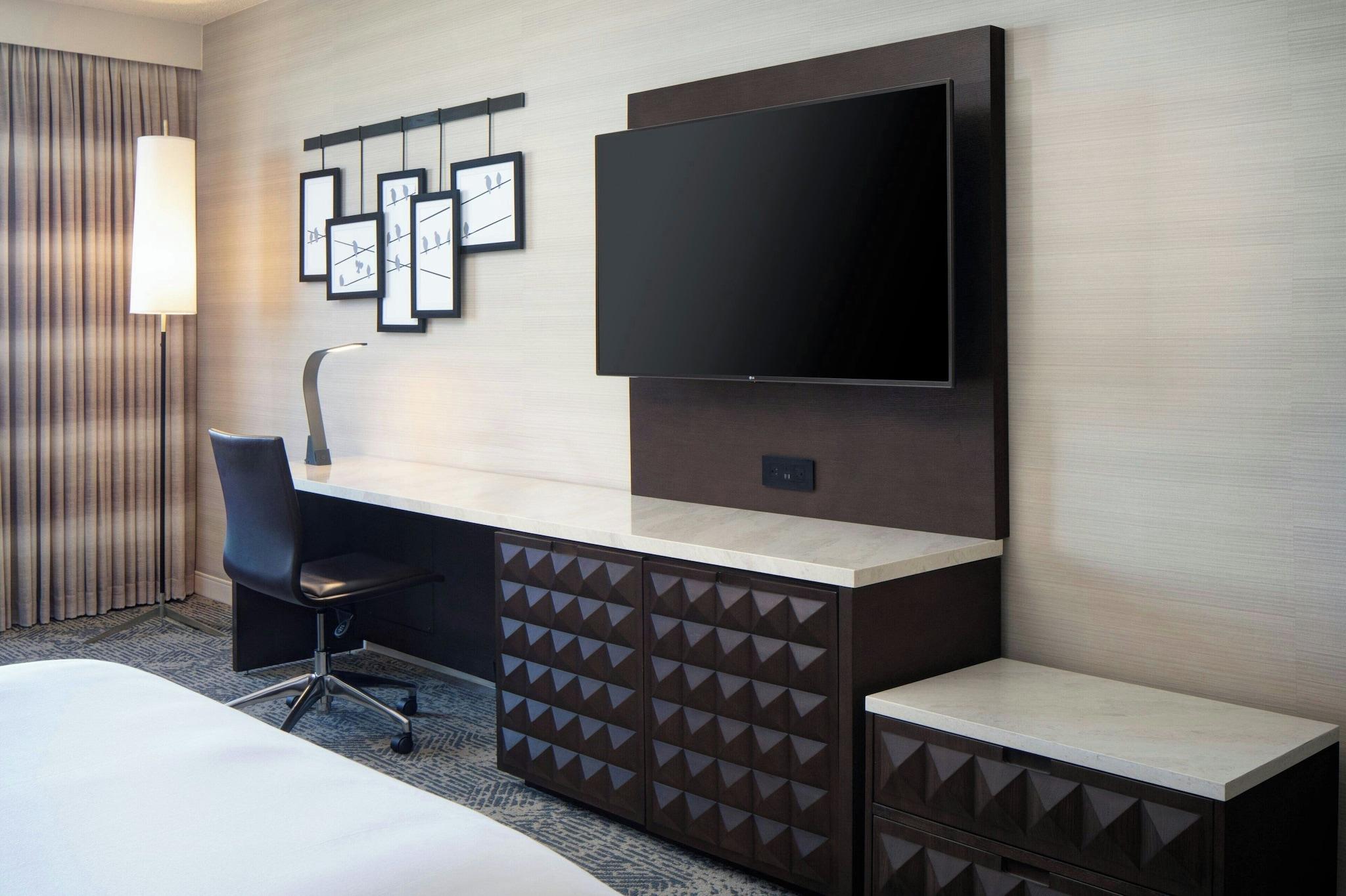 Double Accessible King Size Bed
