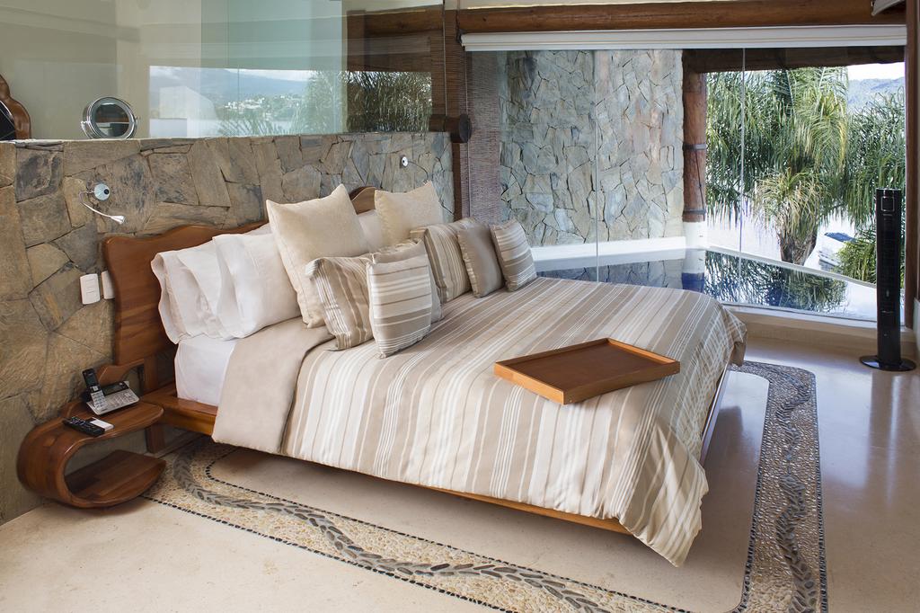 Suite Deluxe King Bed