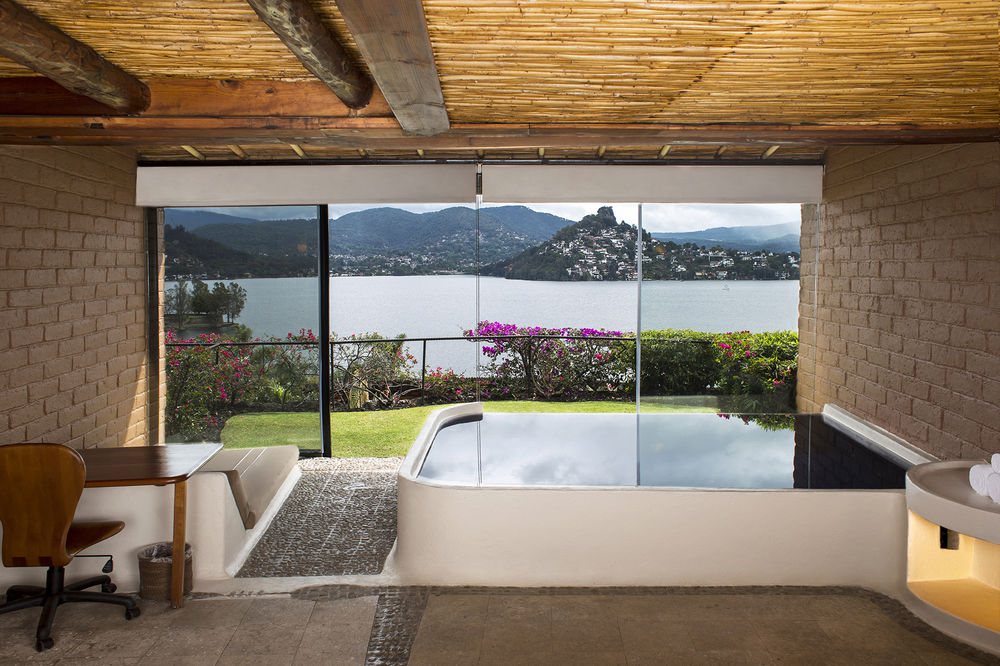 Suite Deluxe King Bed