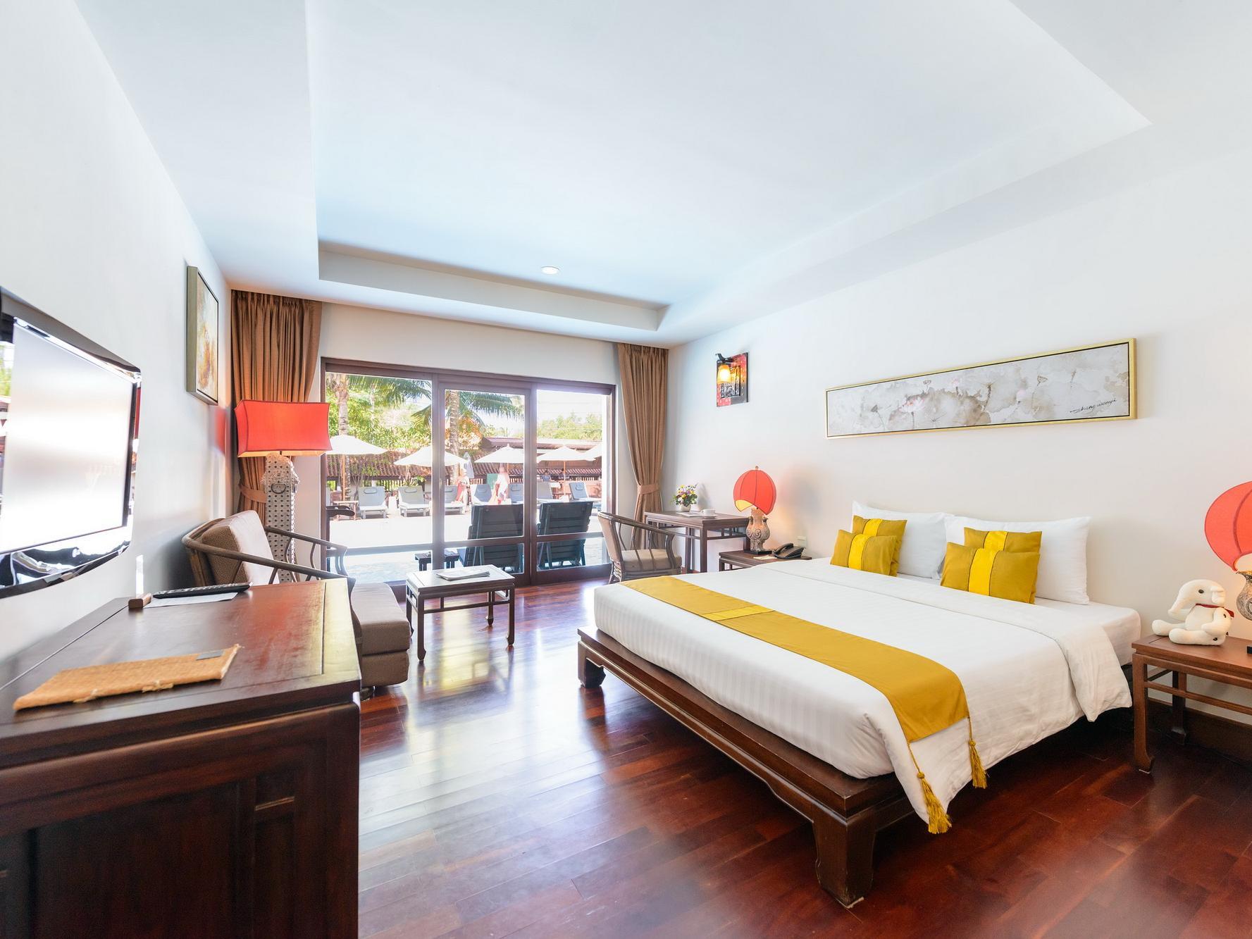 Double or Twin Deluxe Pool View