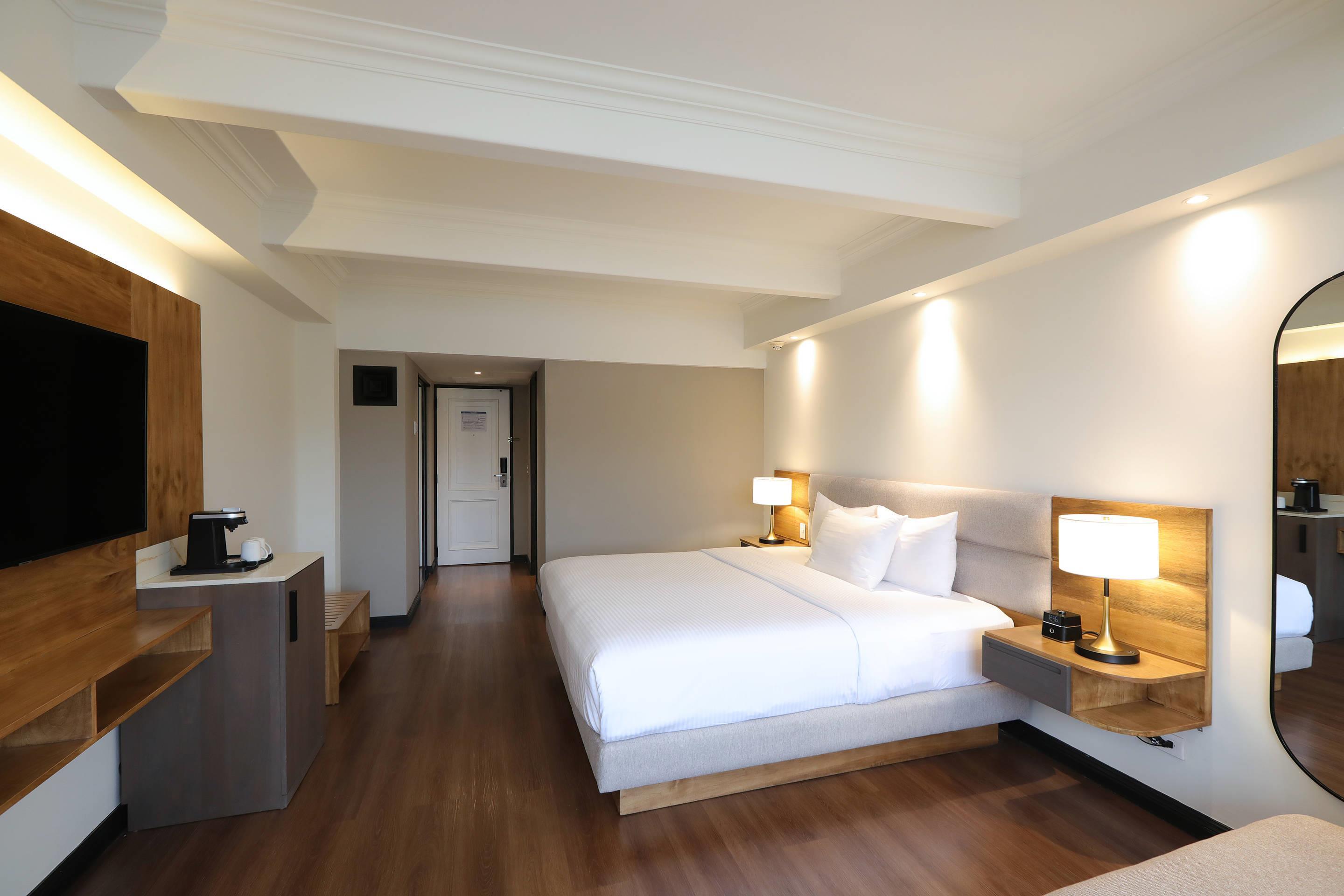 Double King Bed Non Smoking