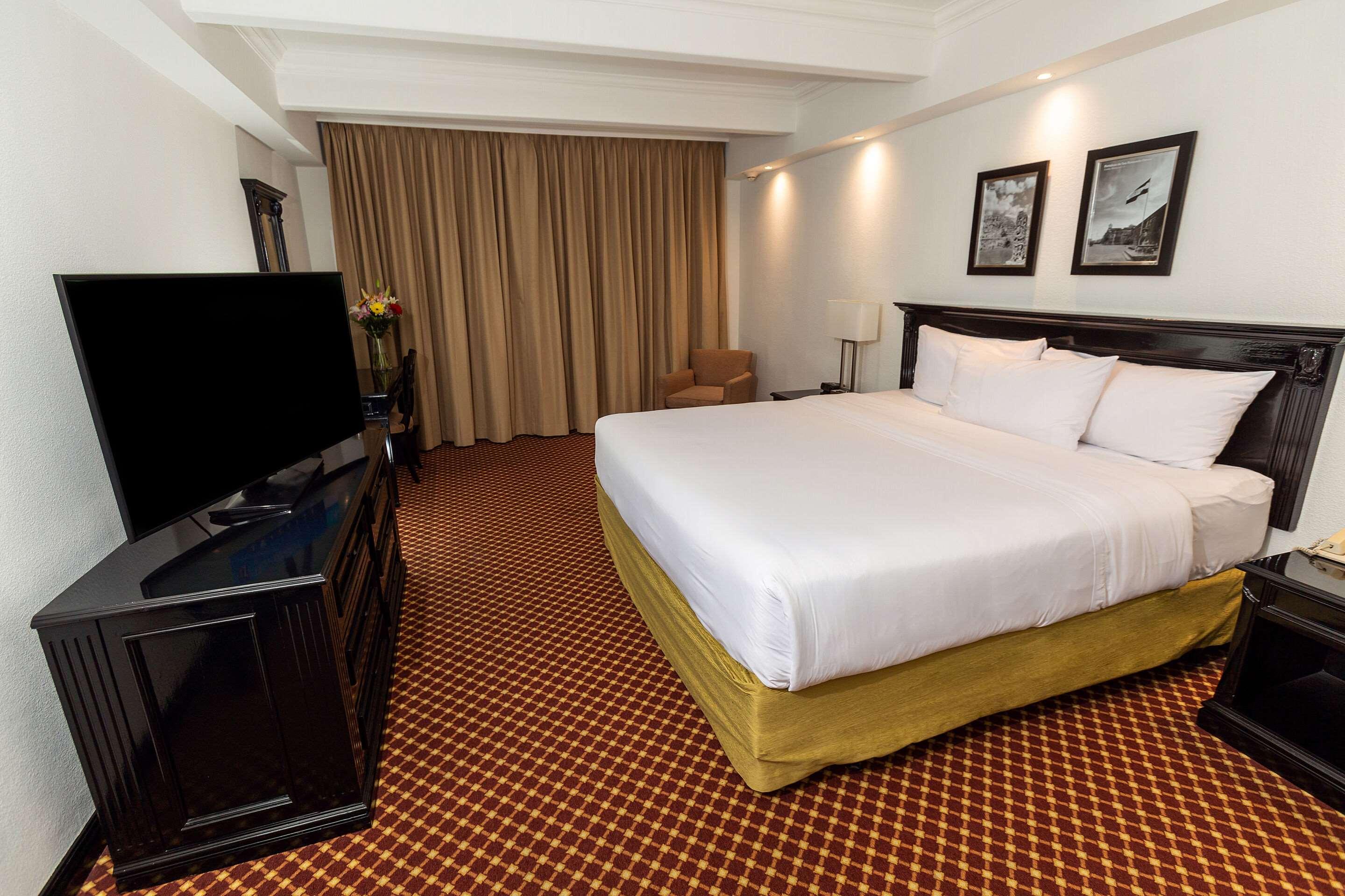 Double King Bed Non Smoking