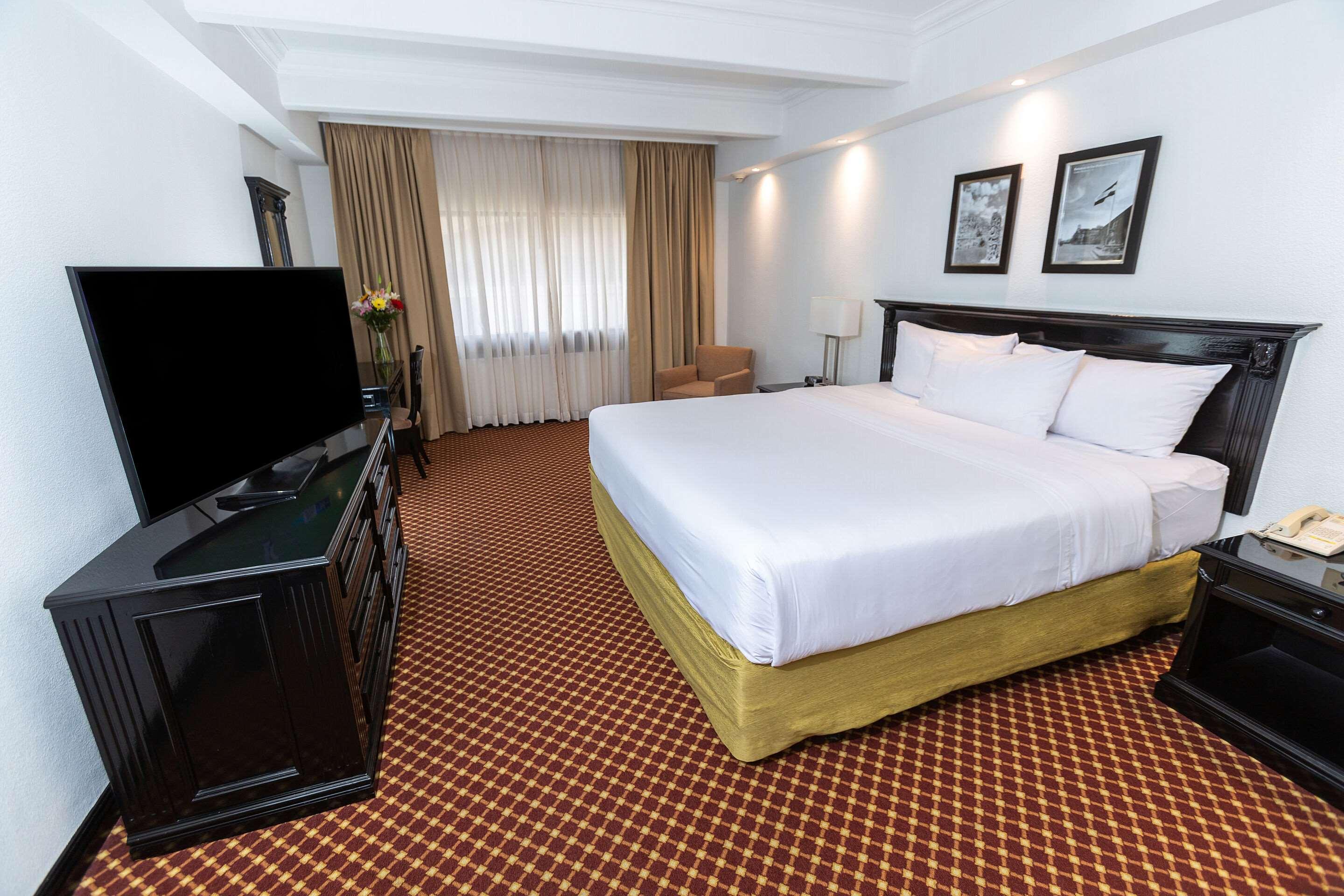 Double King Bed Non Smoking