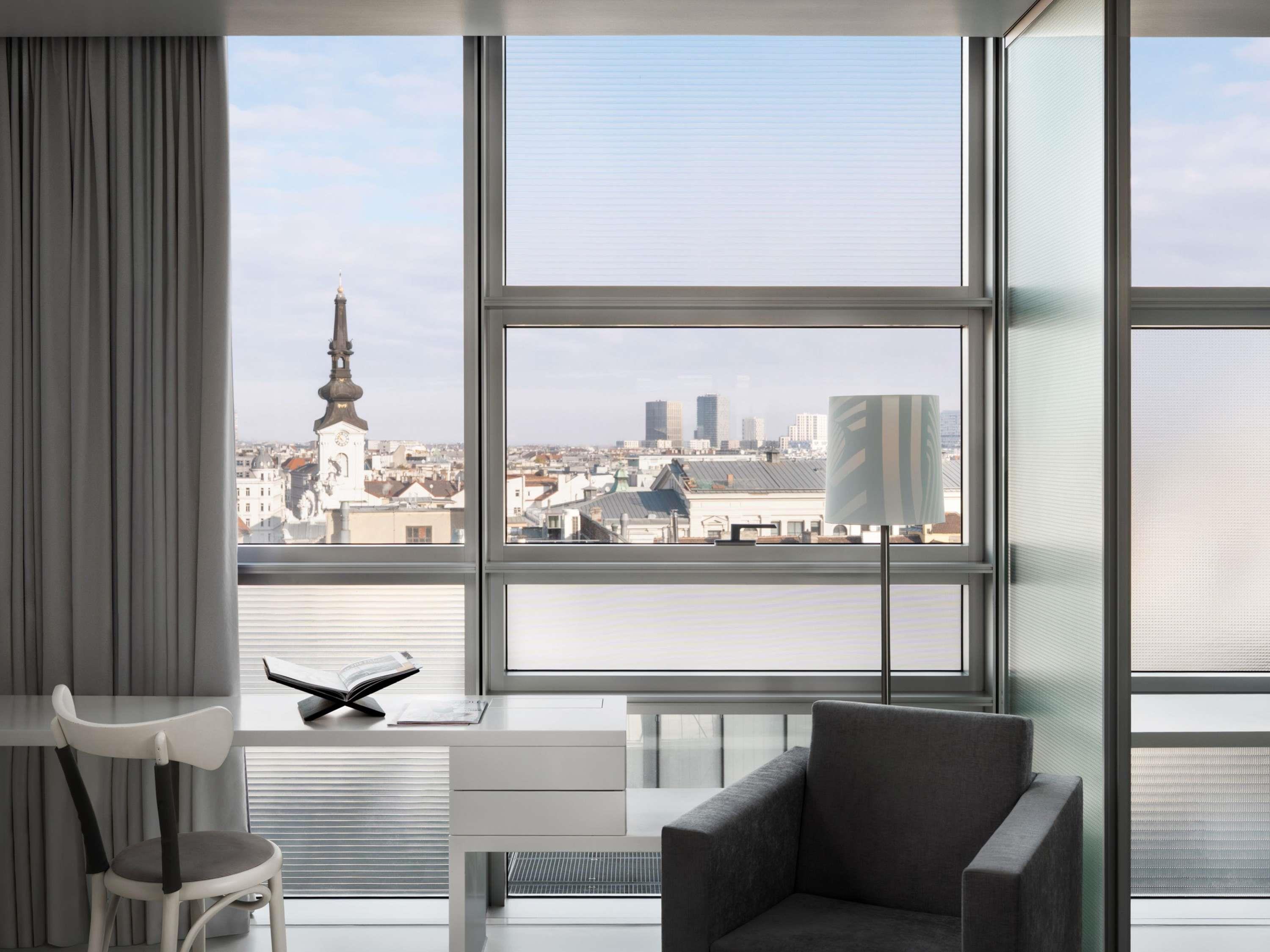 Double Classic Queen Bed