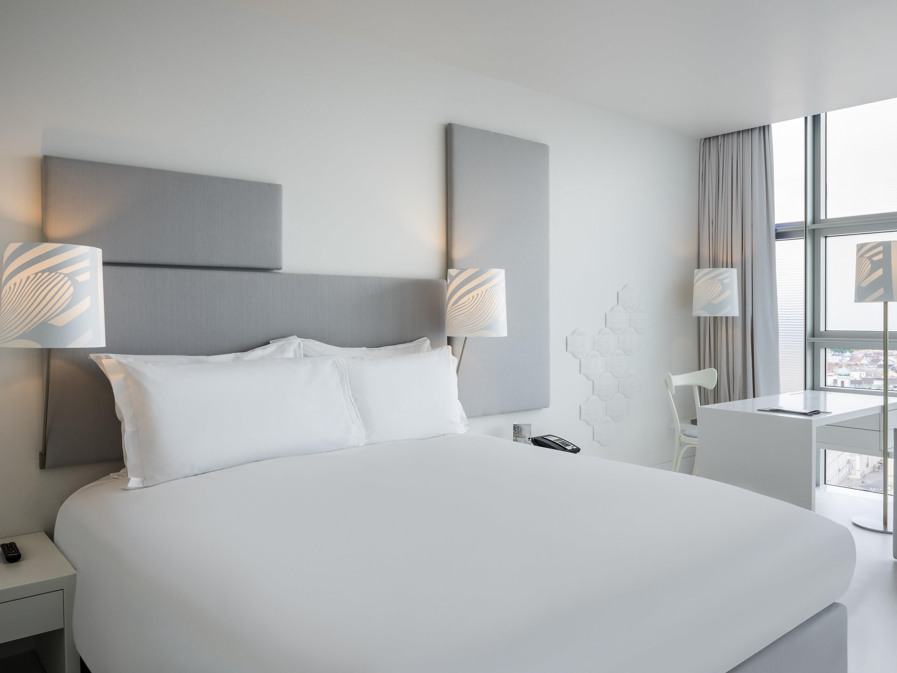 Double Superior Queen Bed